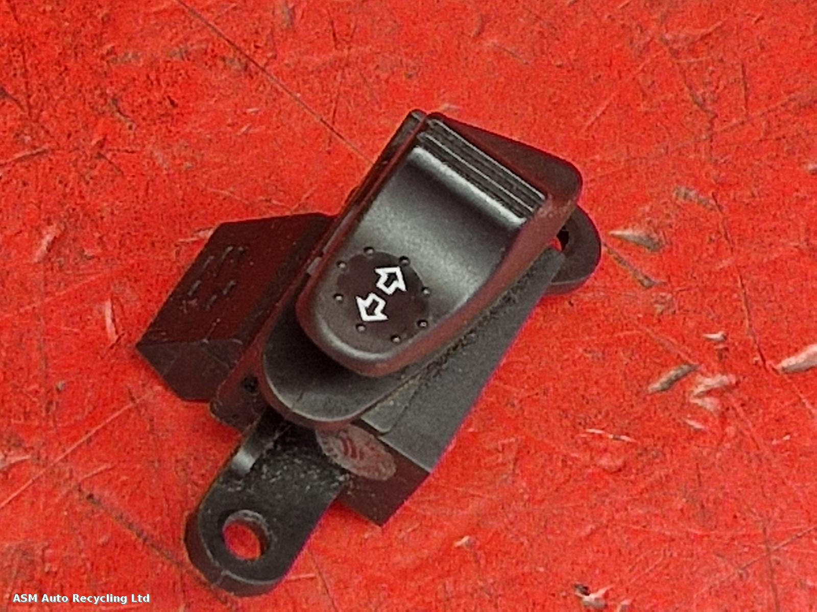 View Auto part LH Switch Gear Piaggio Vespa 2016
