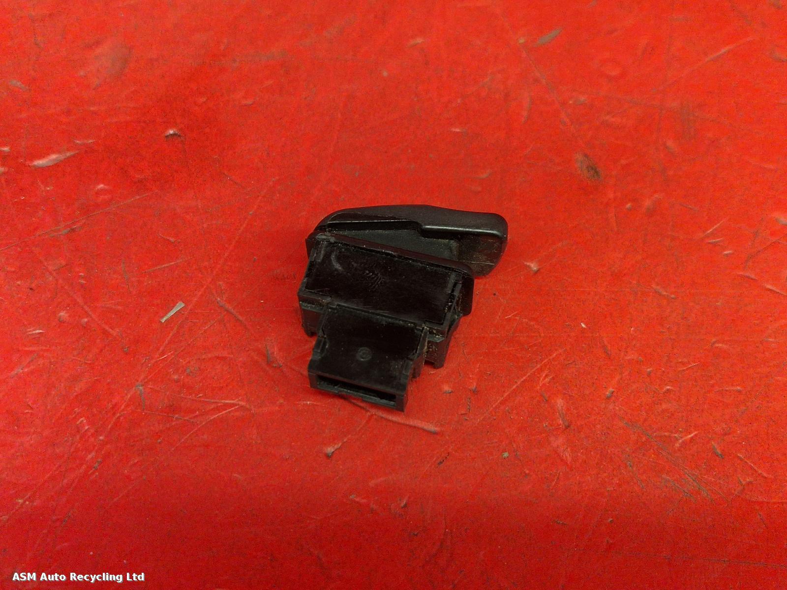 View Auto part LH Switch Gear Piaggio Vespa 2016