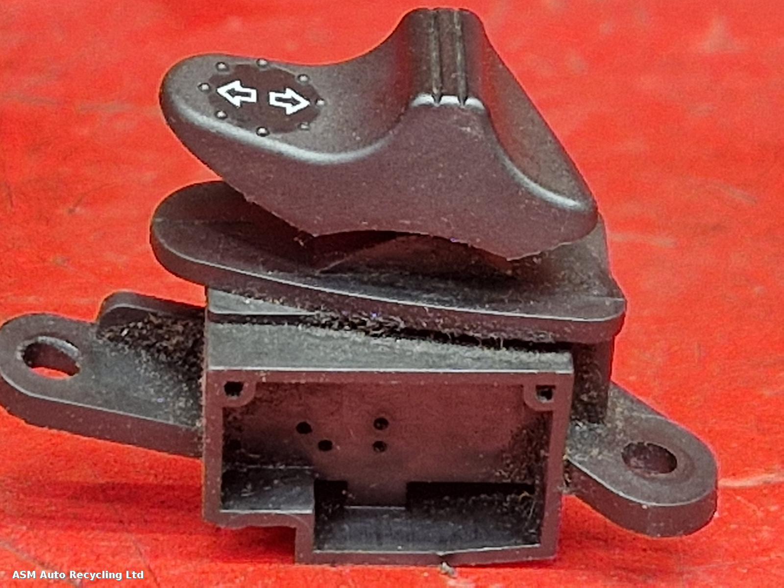 View Auto part LH Switch Gear Piaggio Vespa 2016