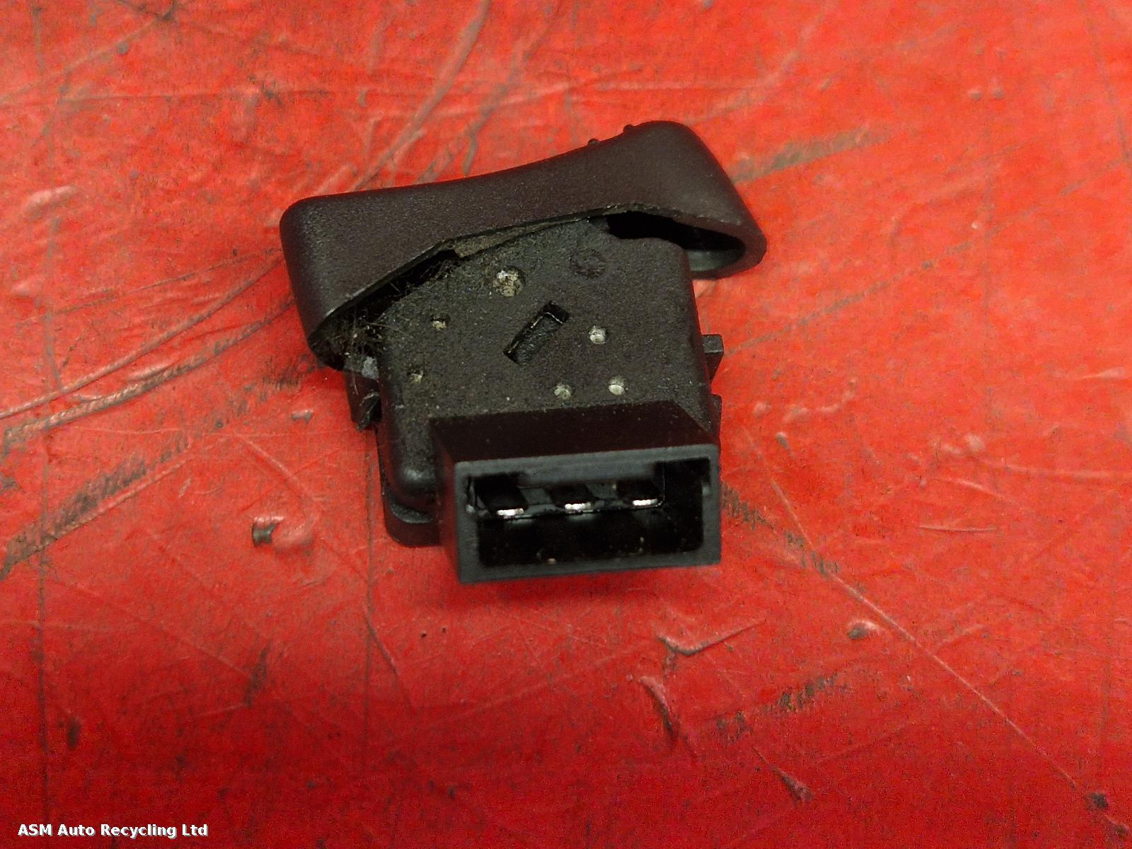 View Auto part RH Switch Gear Piaggio Vespa 2016
