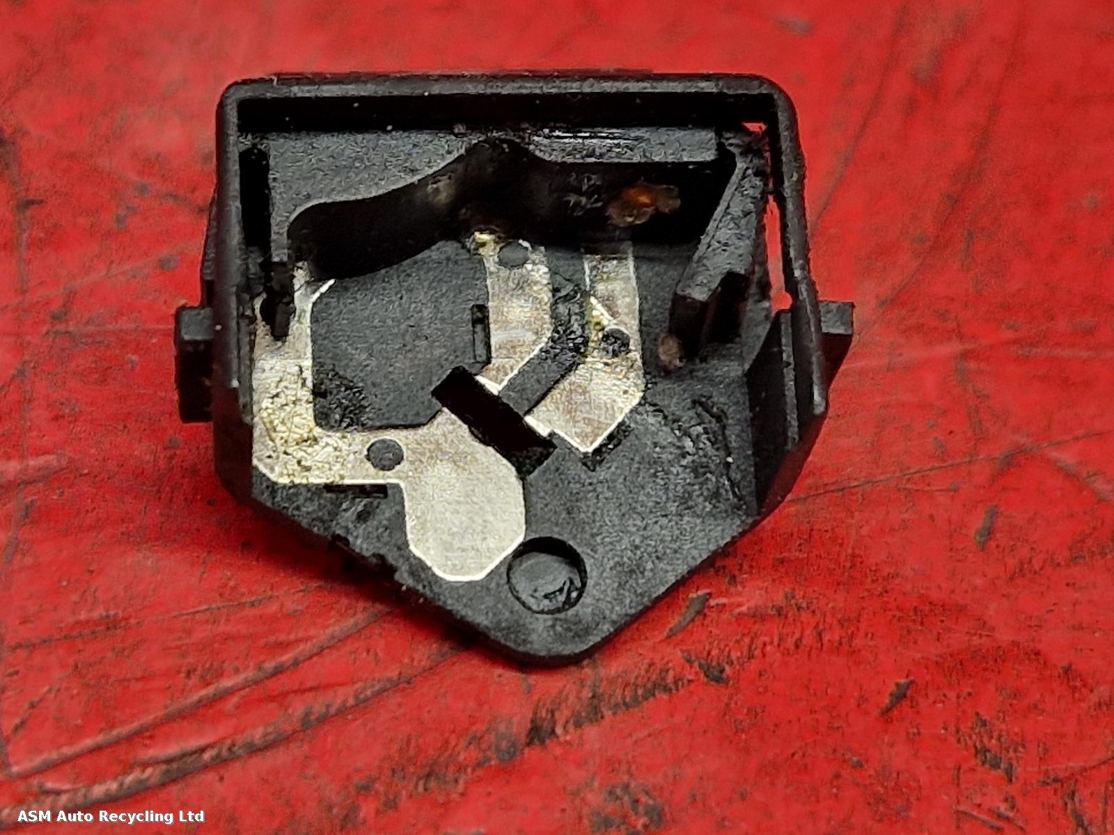 View Auto part RH Switch Gear Piaggio Vespa 2016