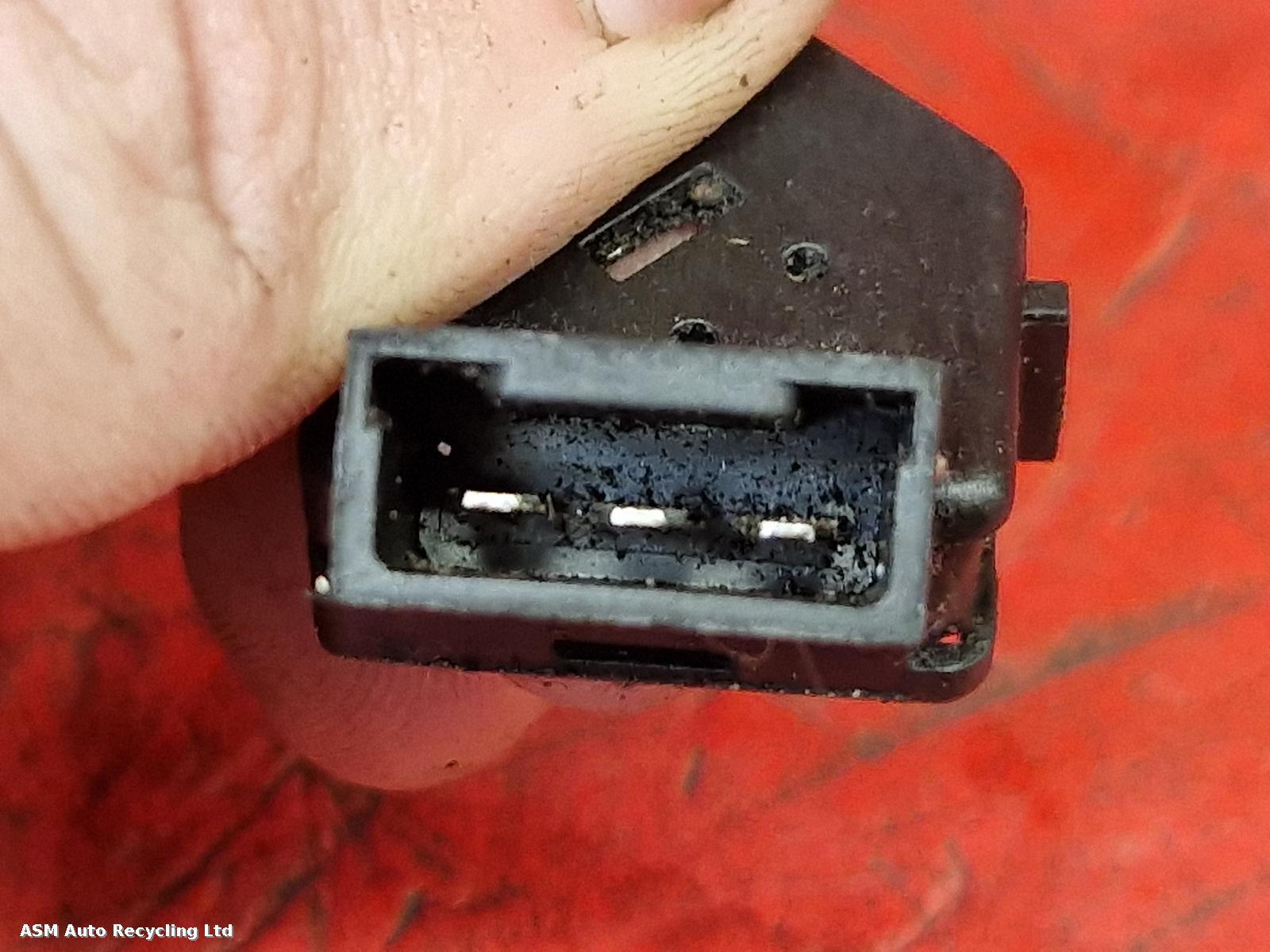 View Auto part RH Switch Gear Piaggio Vespa 2016