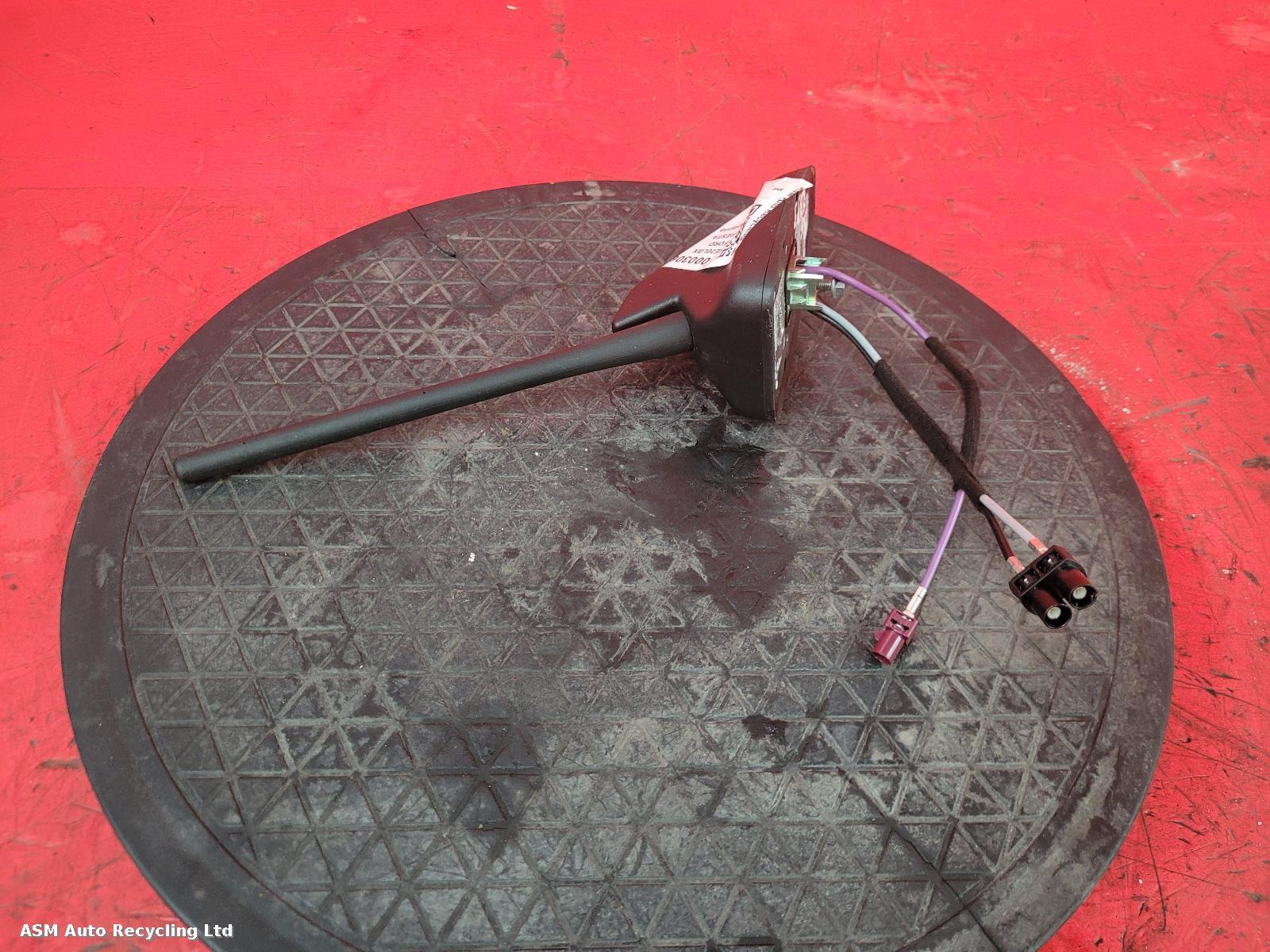 View Auto part Antenna Ford Fiesta 2020