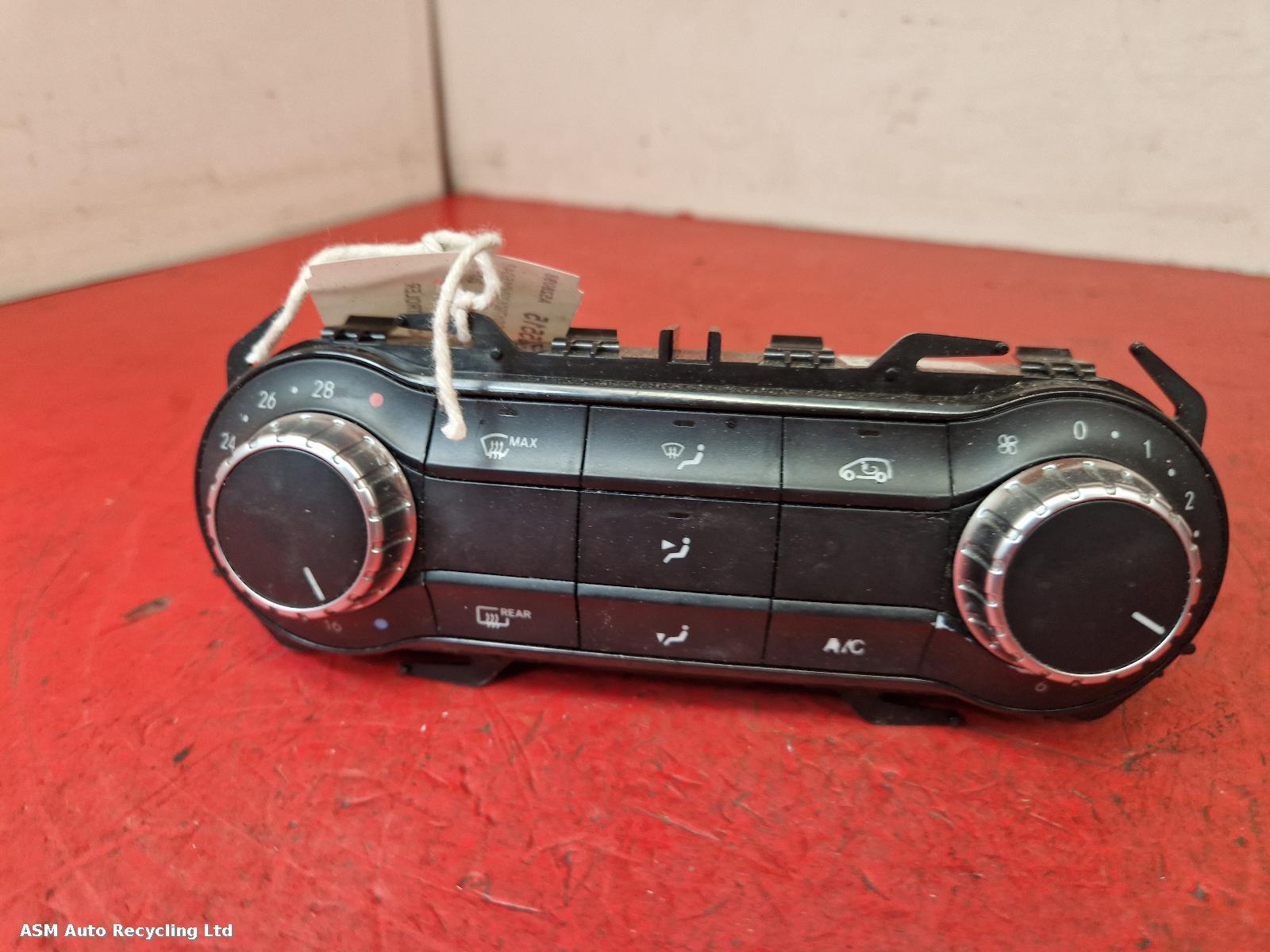 View Auto part Heater/AC Controller Mercedes A Class 2014