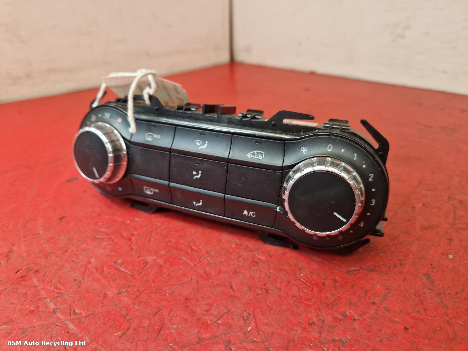 View Auto part Heater/AC Controller Mercedes A Class 2014