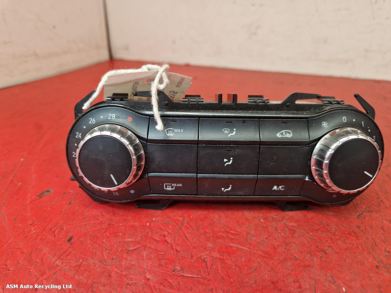View Auto part Heater/AC Controller Mercedes A Class 2014