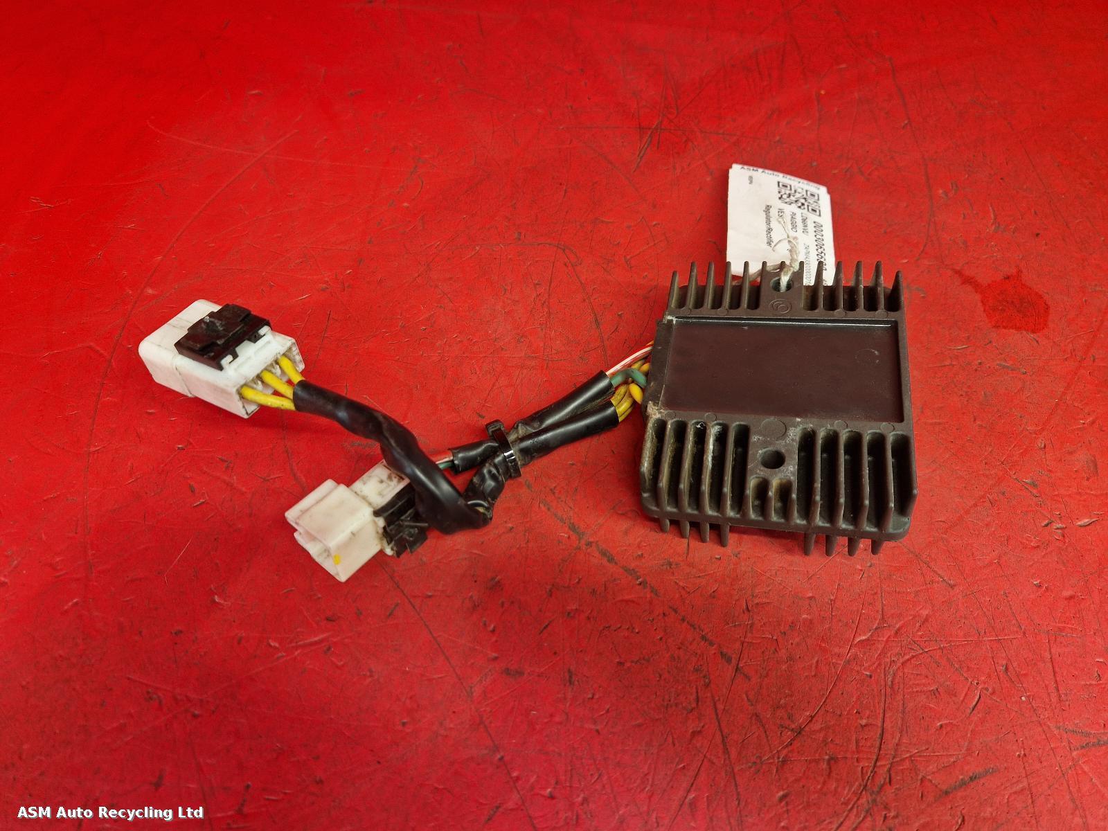 View Auto part Regulator/Rectifier Piaggio Vespa 2016
