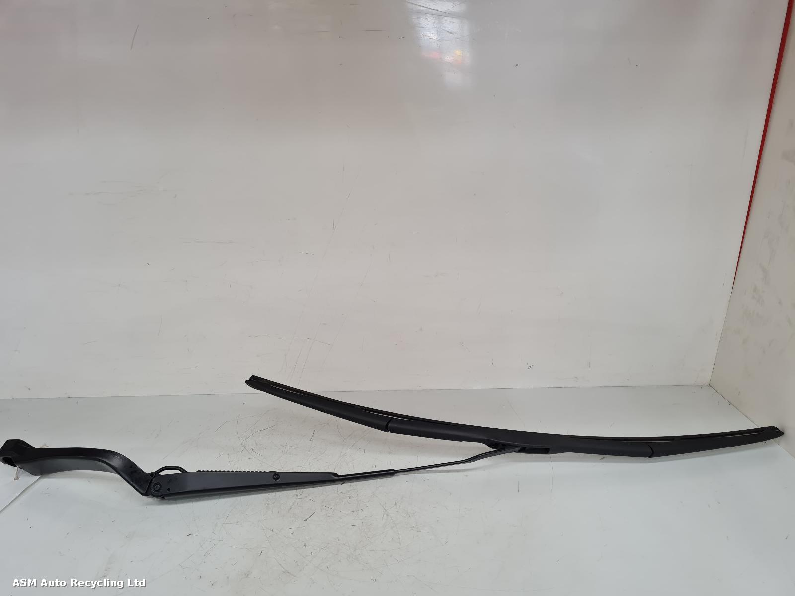 View Auto part Wiper Arm Land Rover Discovery Sport 2020