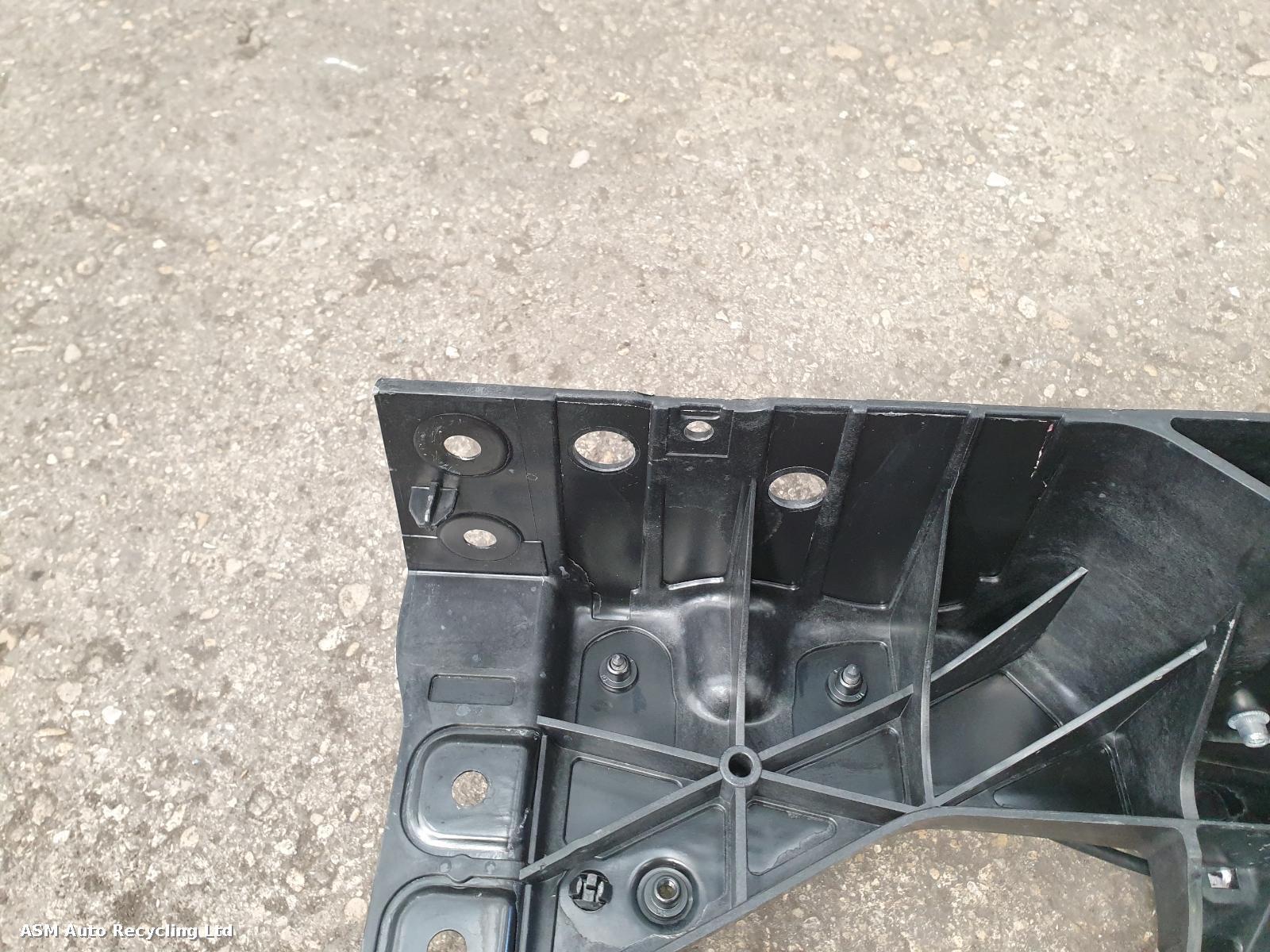 View Auto part Front Panel Land Rover Defender 2021