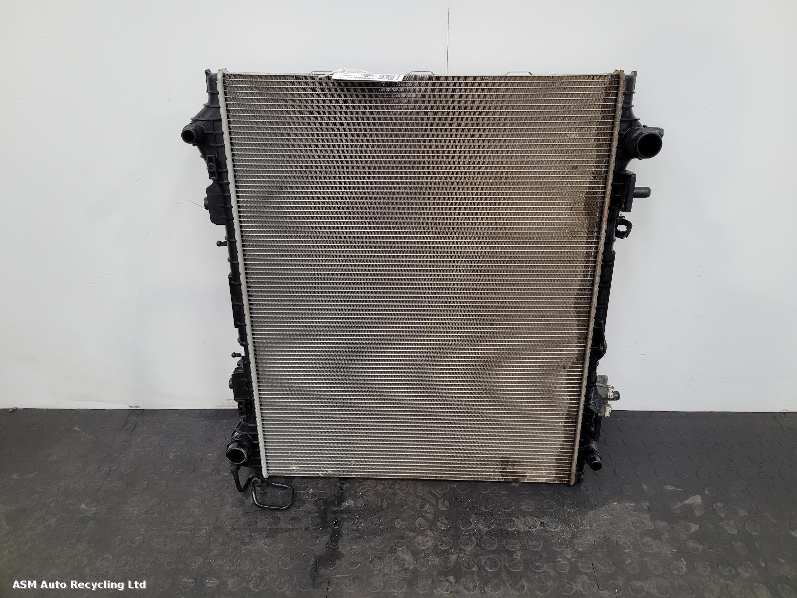 View Auto part Radiator Land Rover Defender 2021