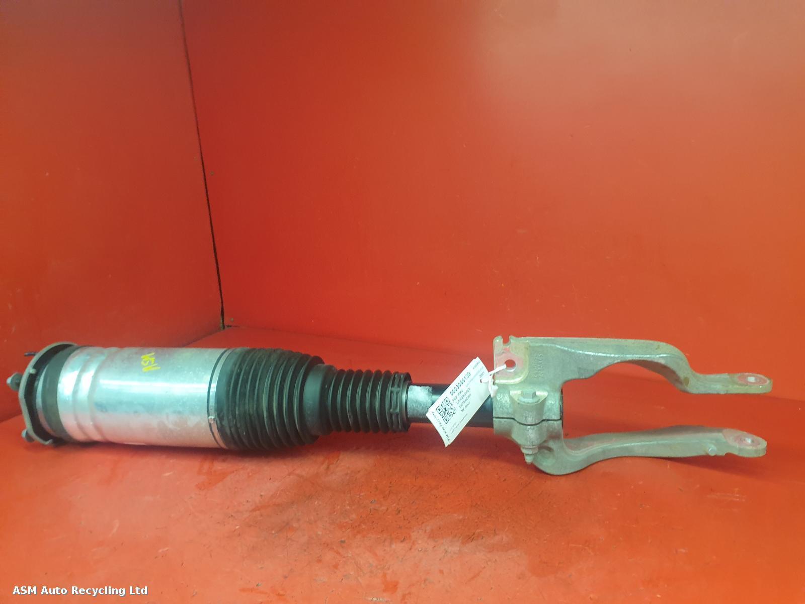 View Auto part RF Strut Land Rover Defender 2021