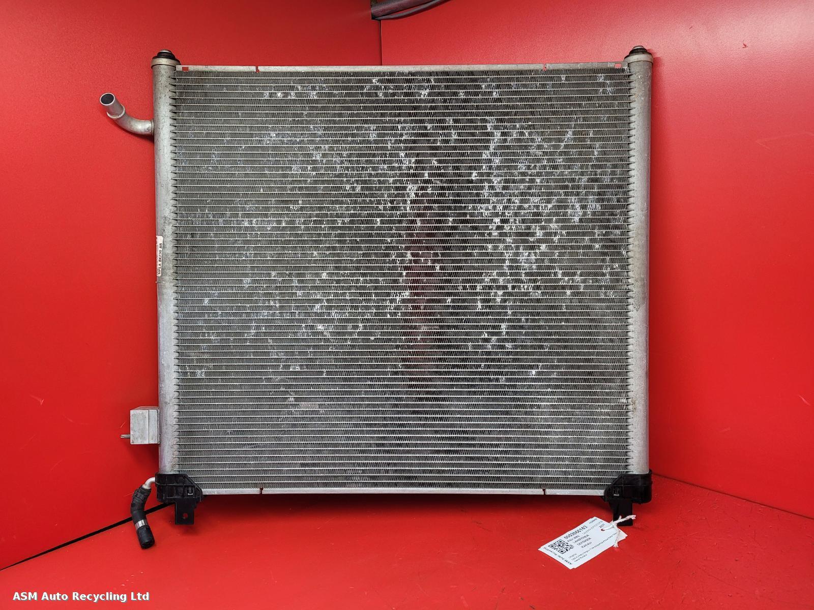 View Auto part Radiator Land Rover Defender 2021