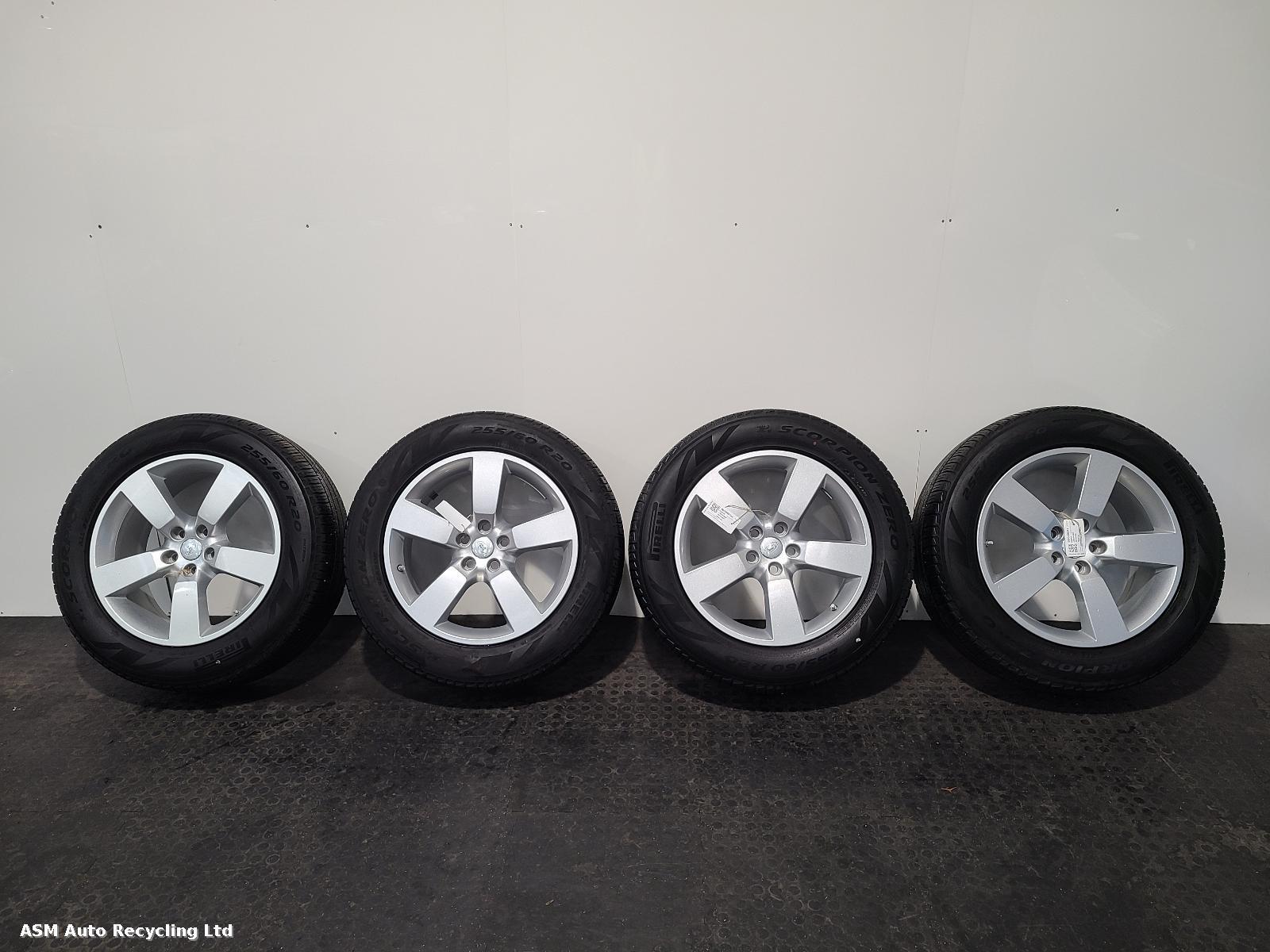 View Auto part Wheel Set Land Rover Defender 2020