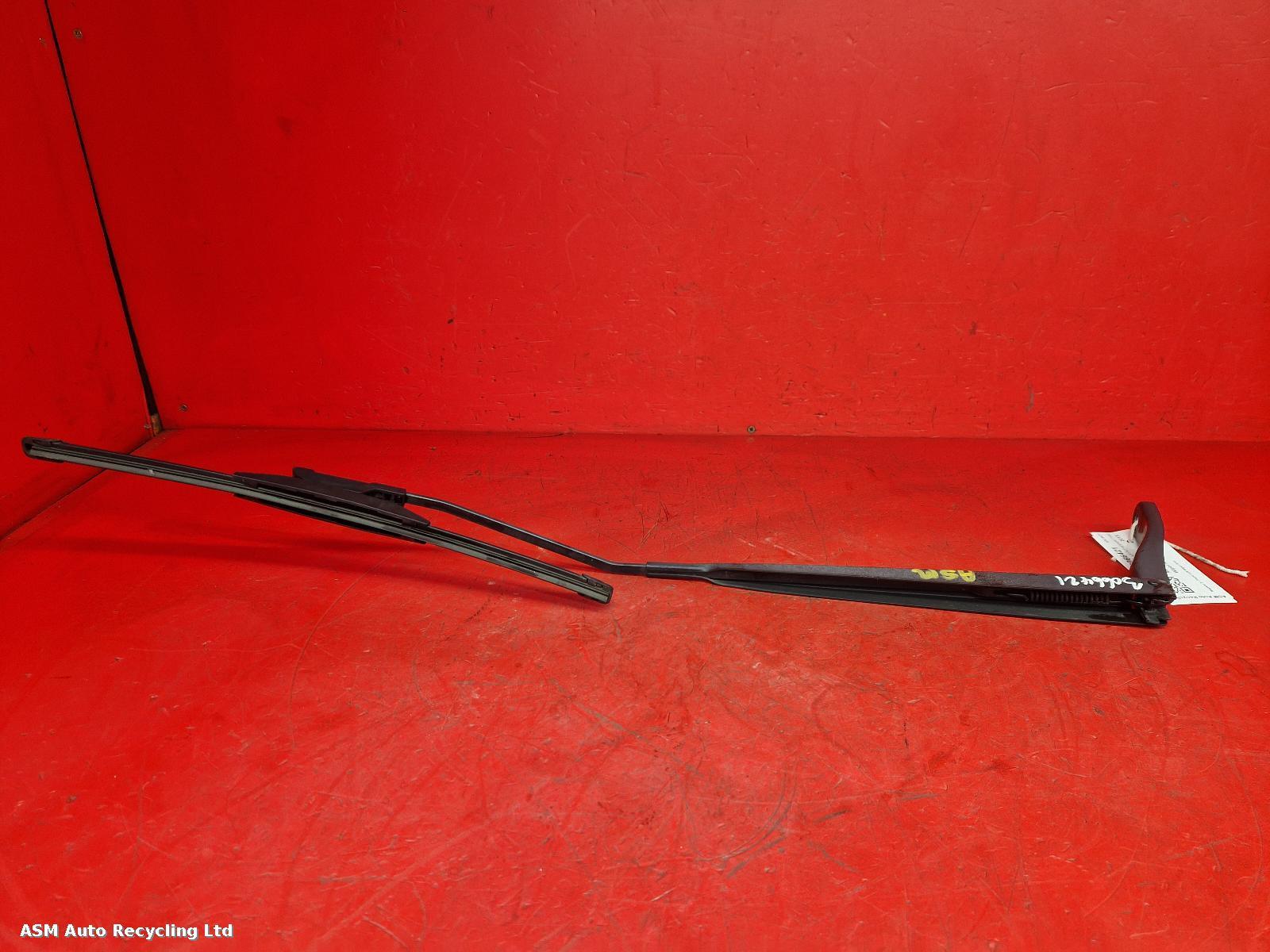 View Auto part Wiper Arm Renault Megane 2013