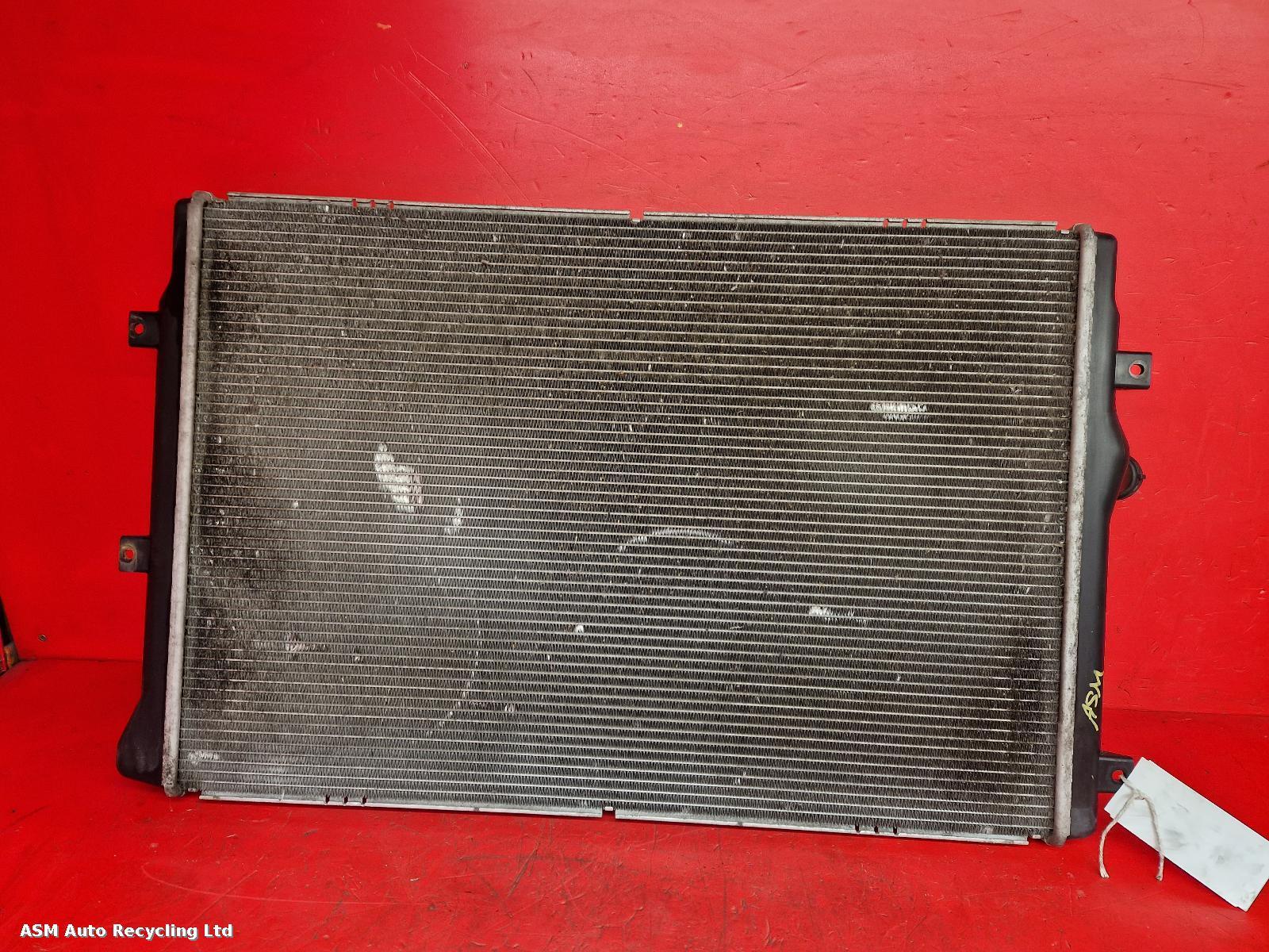 View Auto part Radiator Volkswagen Passat 2013