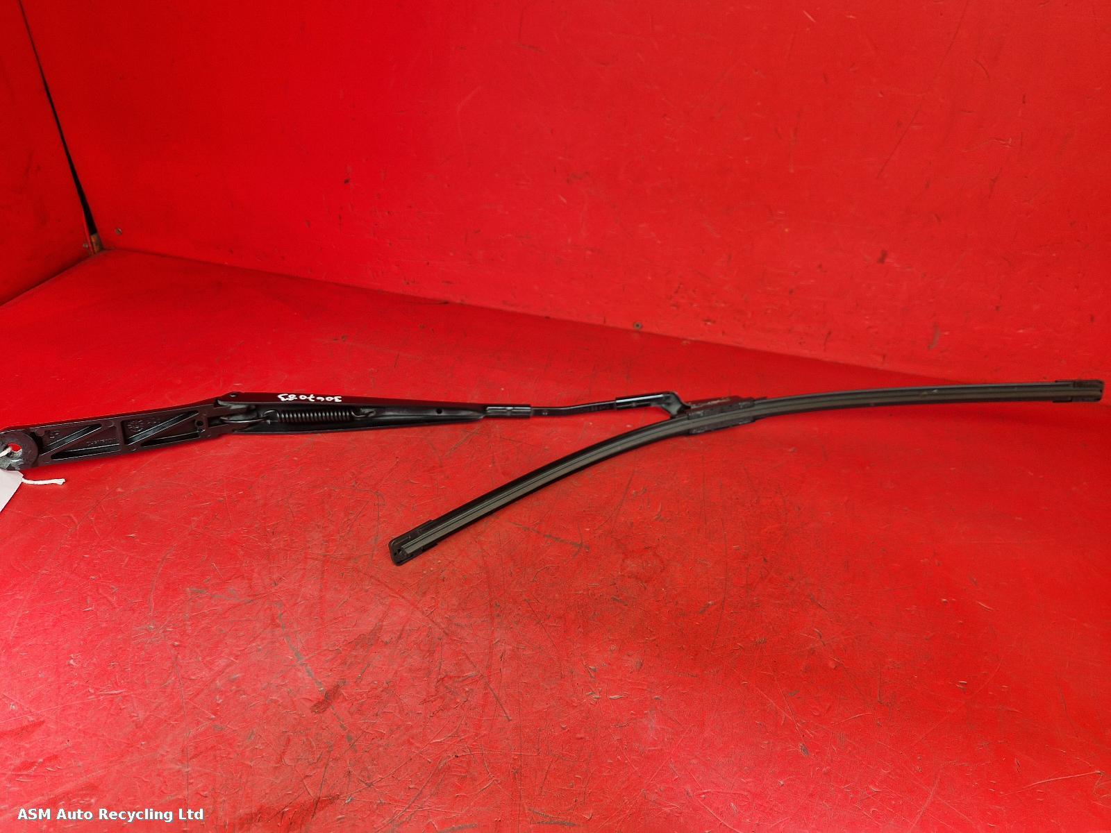 View Auto part Wiper Arm Volkswagen Passat 2013