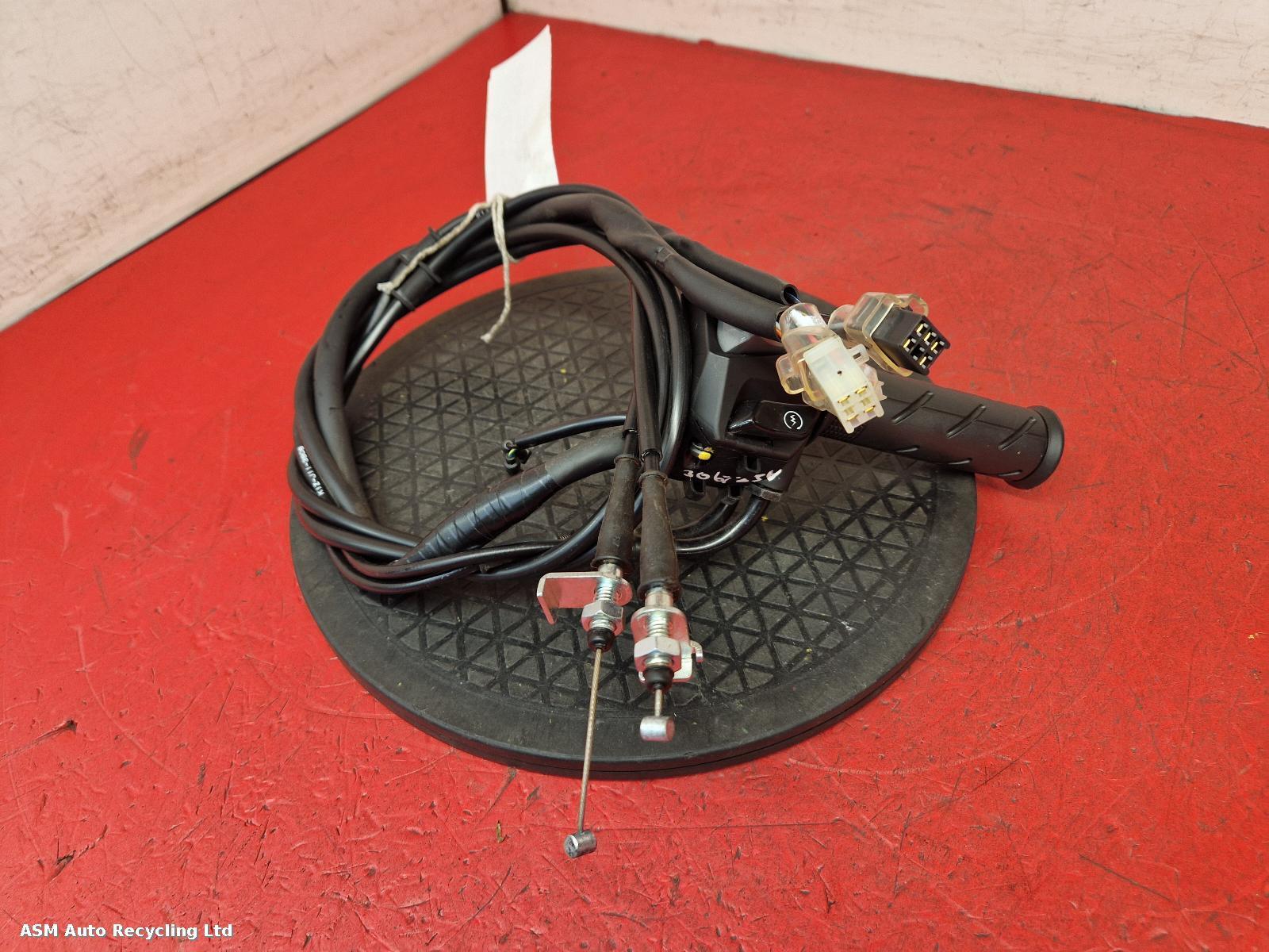 View Auto part RH Switch Gear Honda Ww 2022