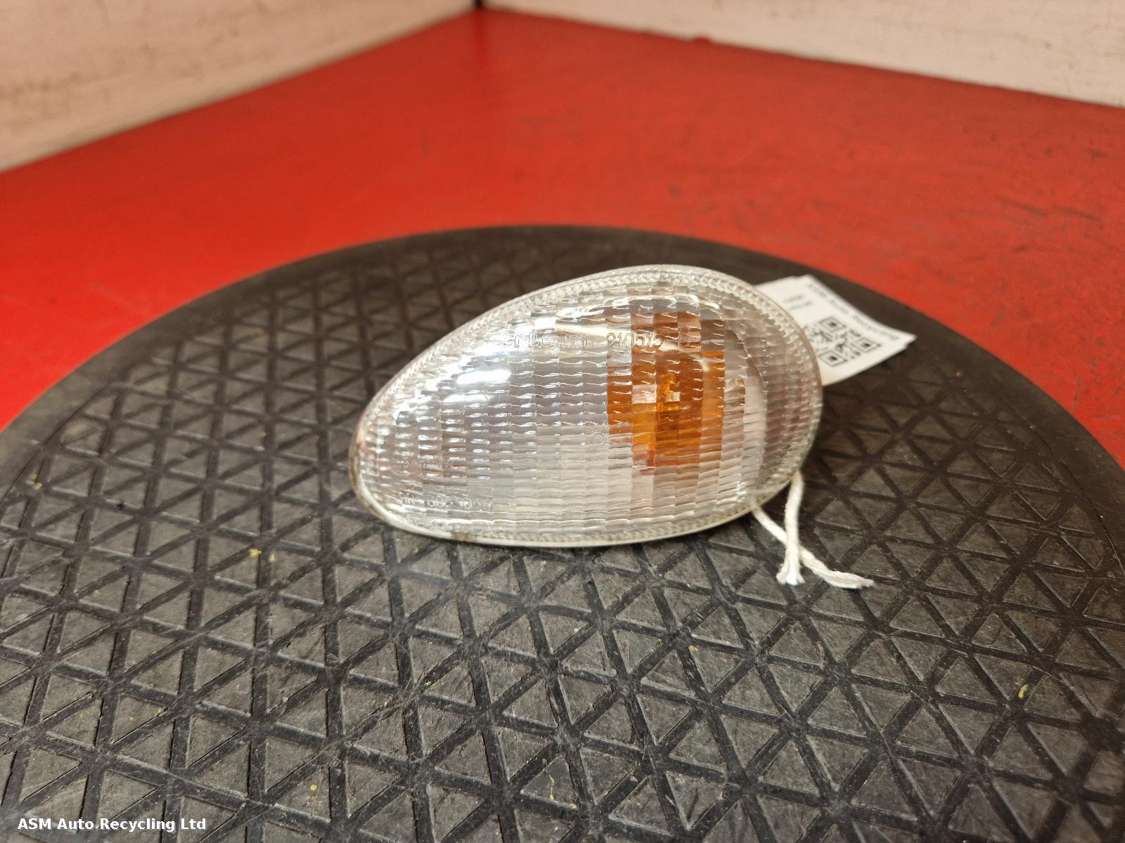 View Auto part L Repeater Lamp Piaggio Vespa Et4 125 2000