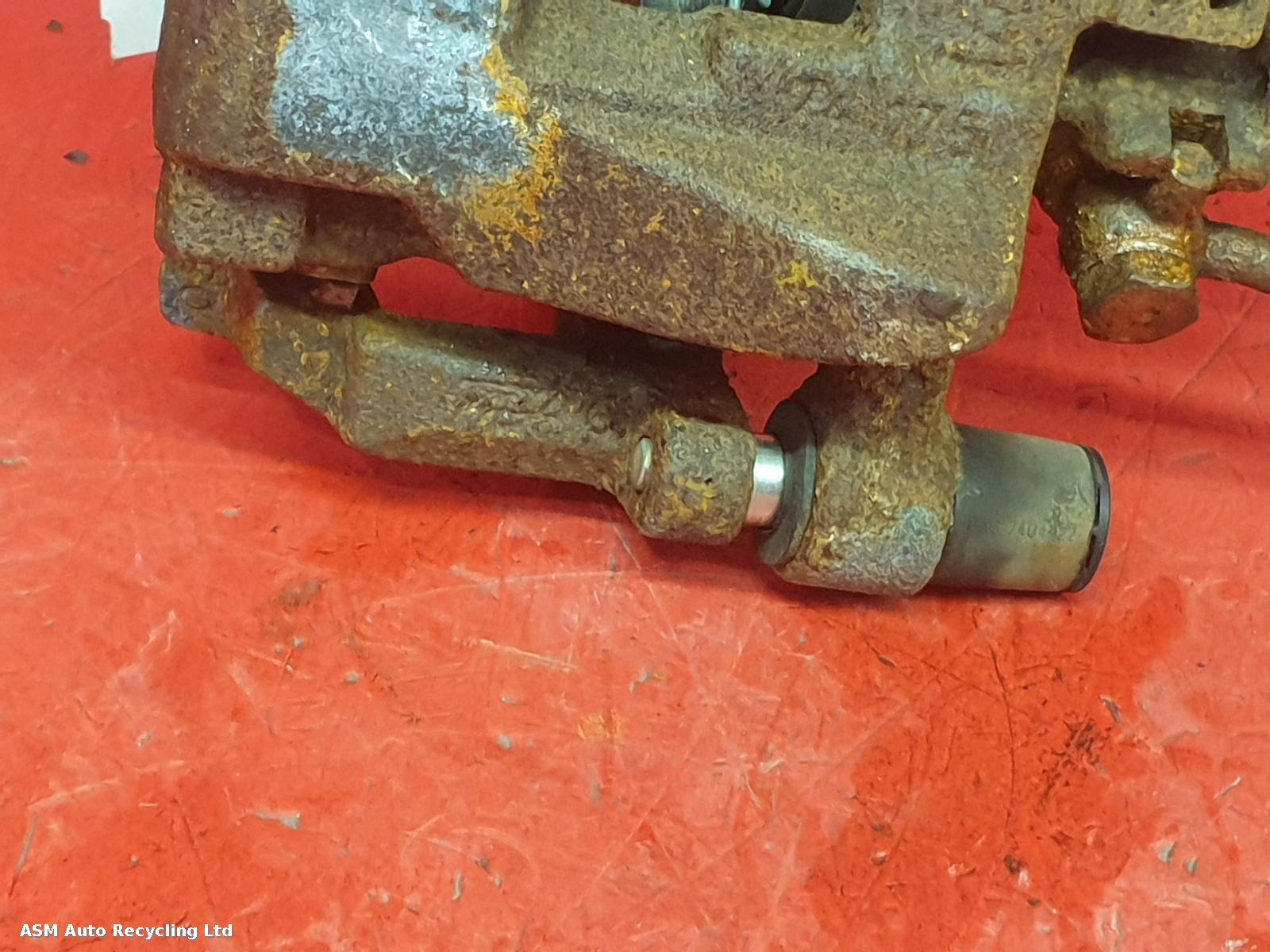 2019 Land Rover Range Rover Velar Caliper View Auto part Caliper Land Rover Range Rover Velar 2019