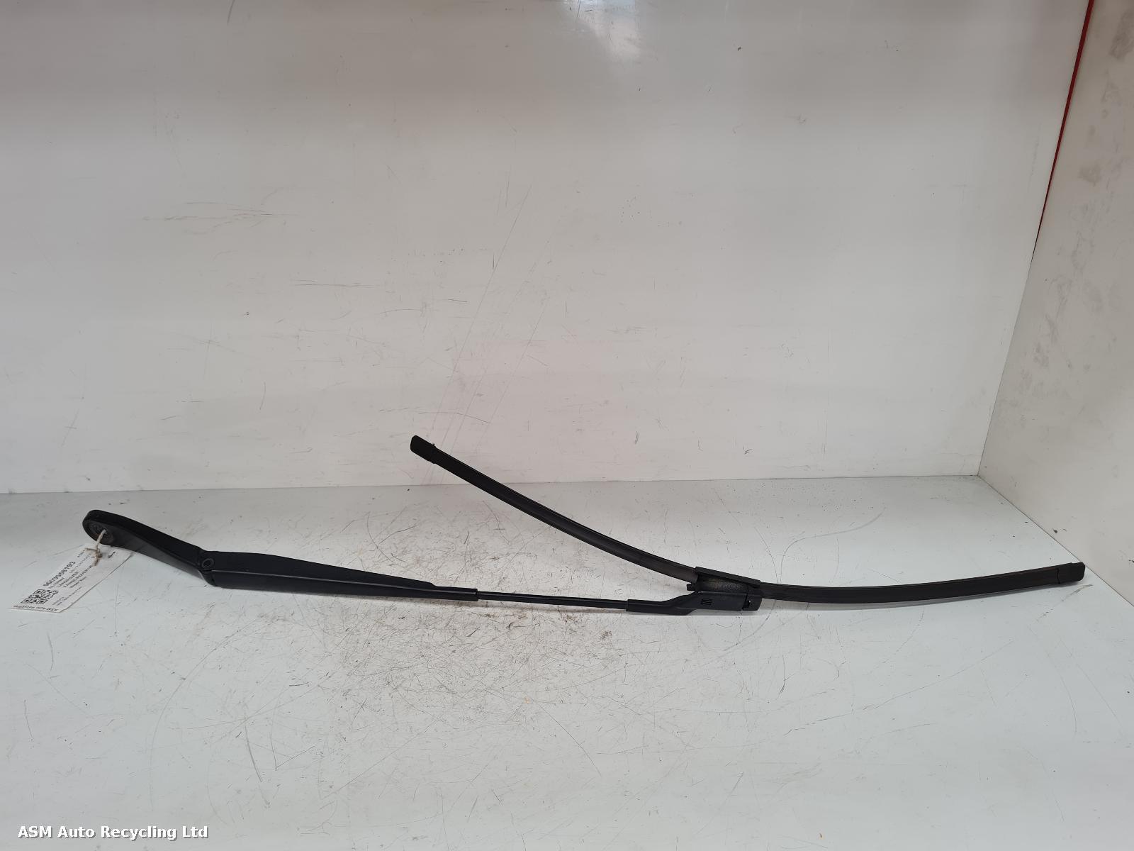 View Auto part Wiper Arm Land Rover Range Rover Velar 2019