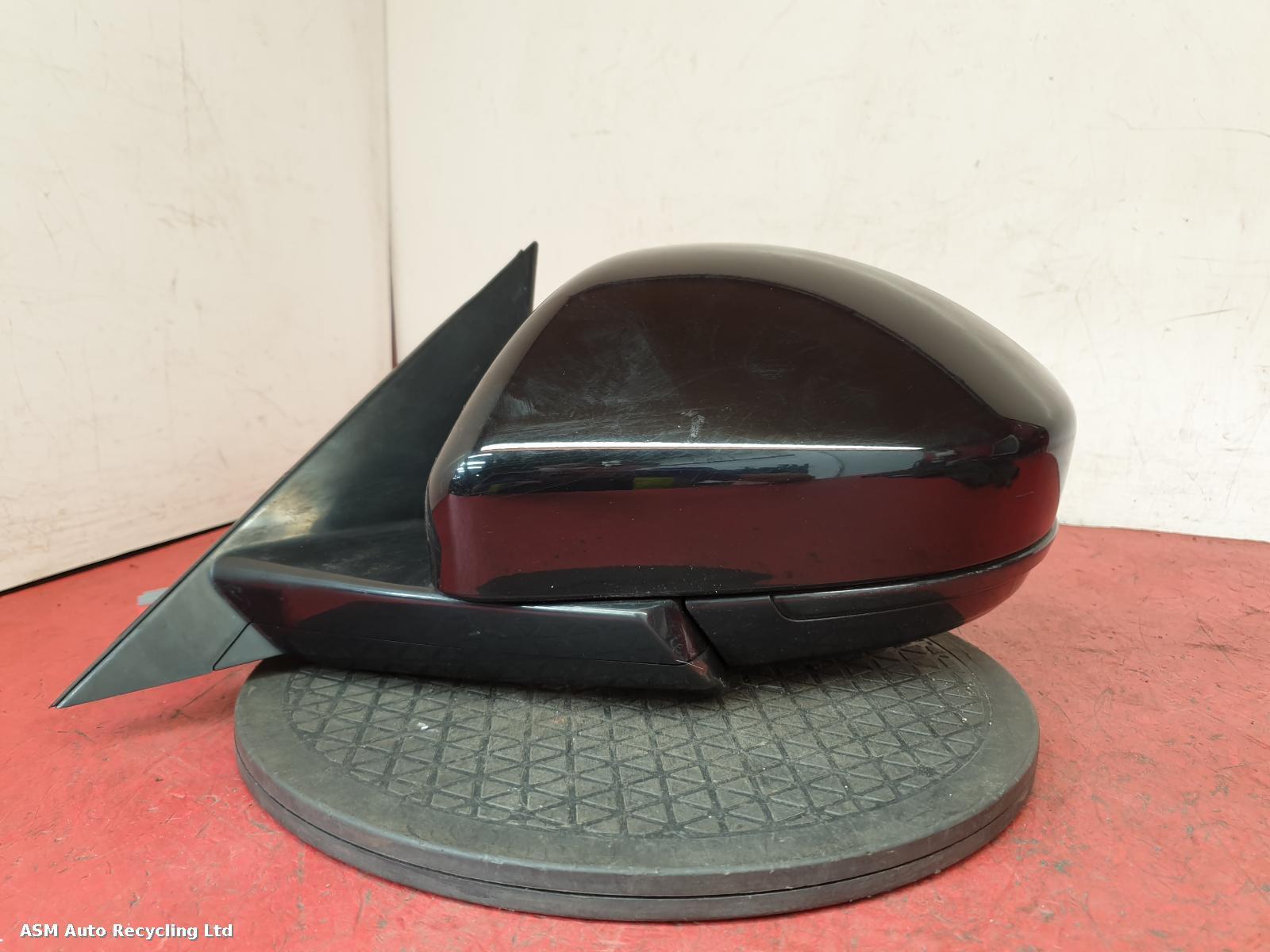 View Auto part L Door Mirror Land Rover Range Rover Velar 2020