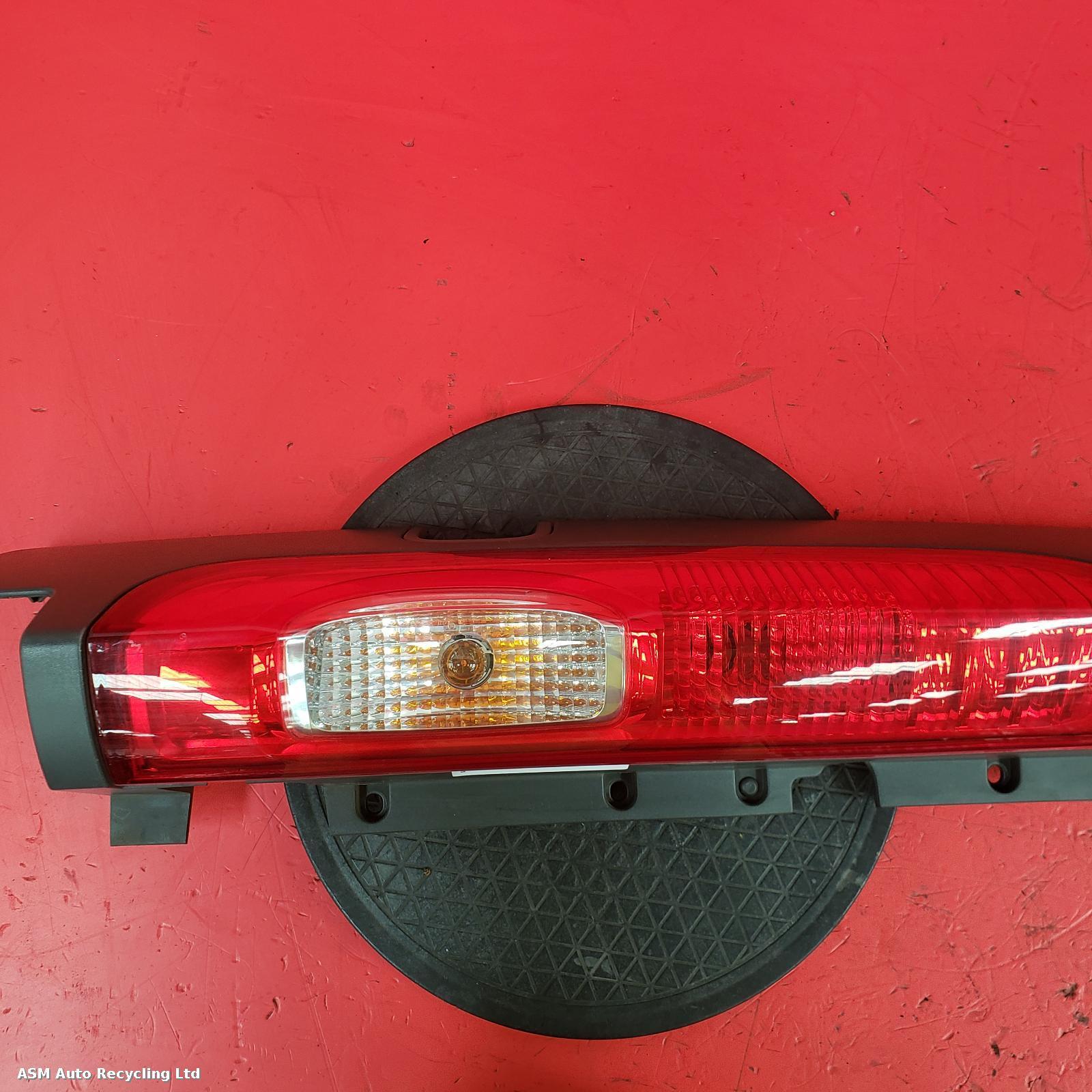 View Auto part L Taillight Nissan Primastar 2011