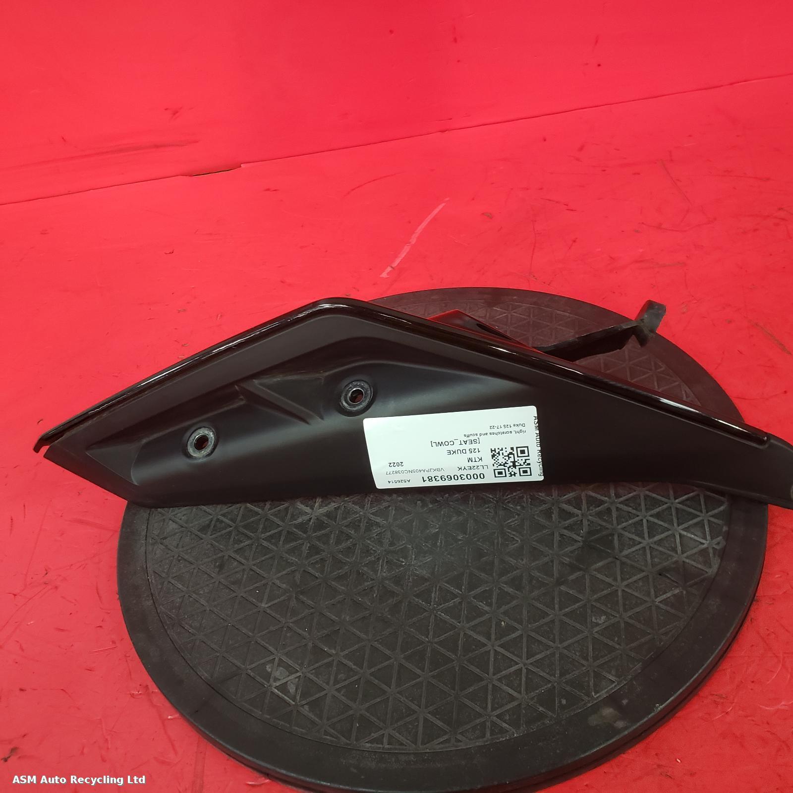 View Auto part Seat Cowl Ktm 125 Duke 2022