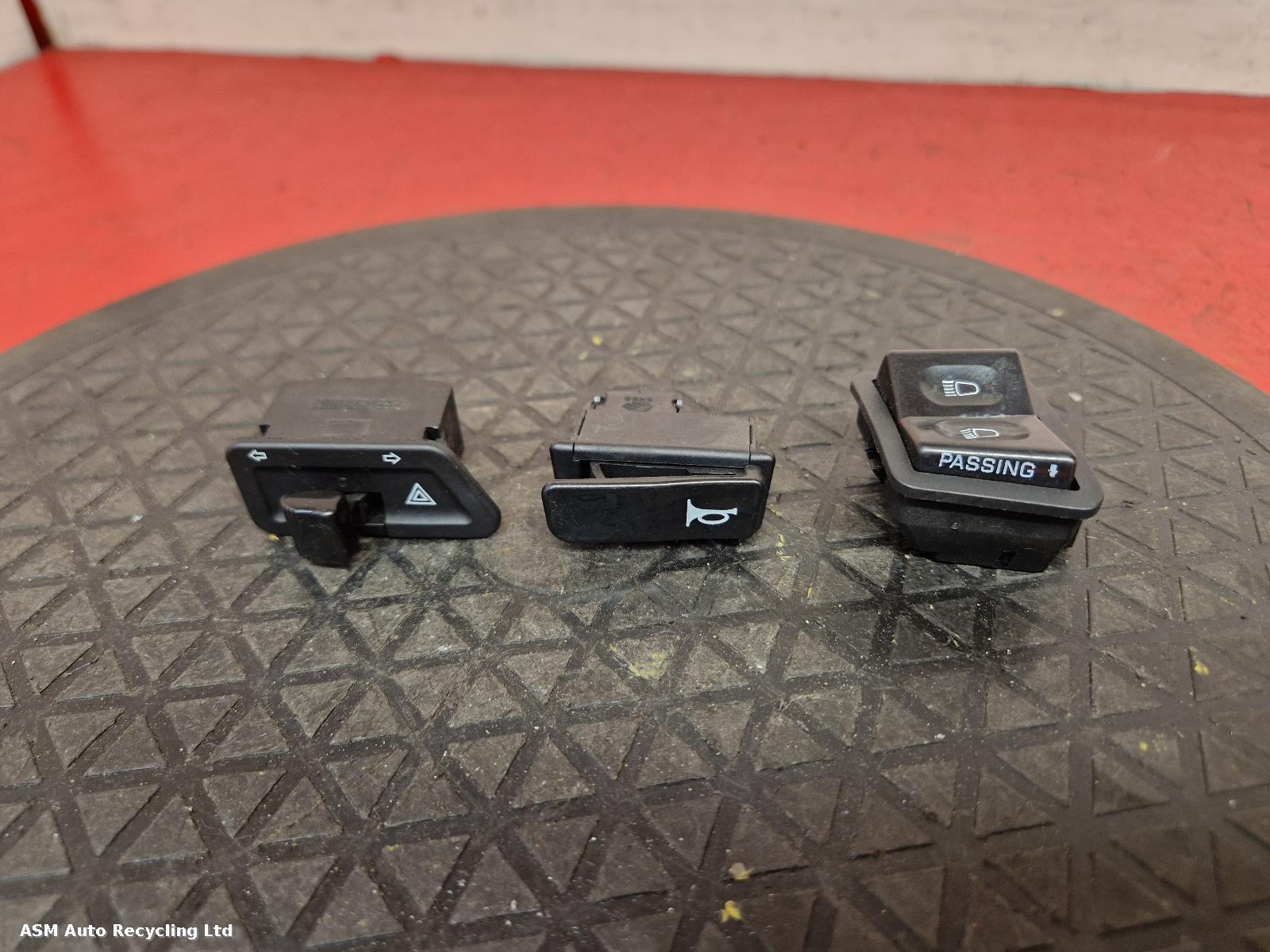 View Auto part LH Switch Gear Sinnis Connect 125 2022