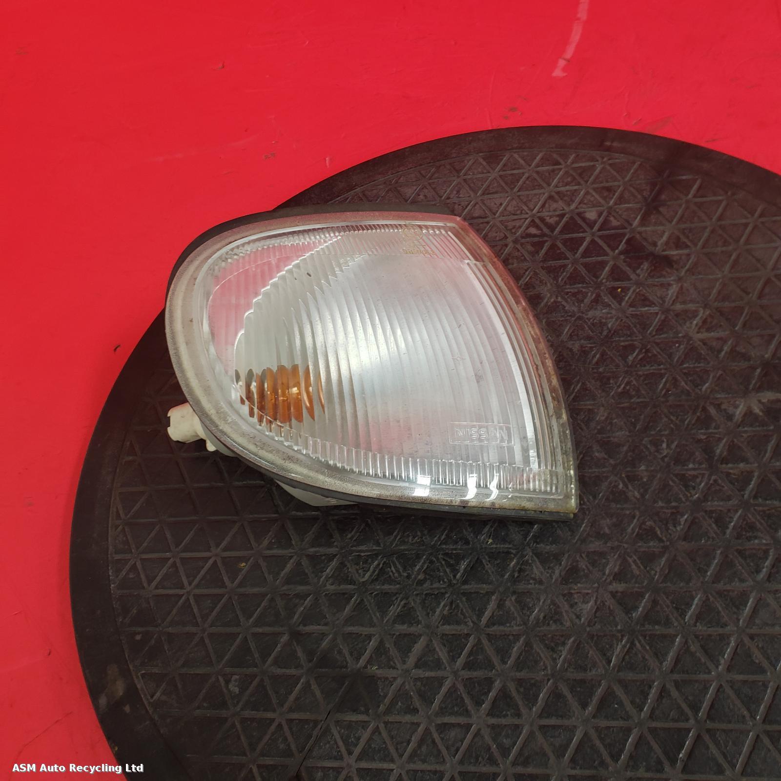 View Auto part R Indicator Light Nissan Vanette 2000