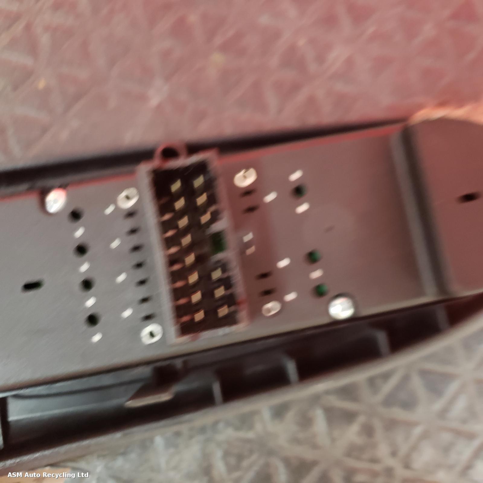 View Auto part Elect. Window Switch Toyota Avensis 1999