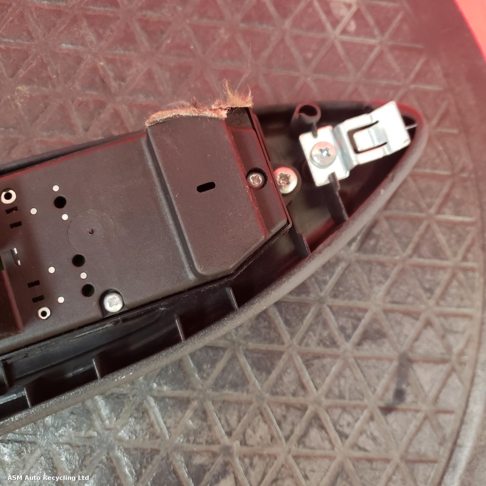 View Auto part Elect. Window Switch Toyota Avensis 1999