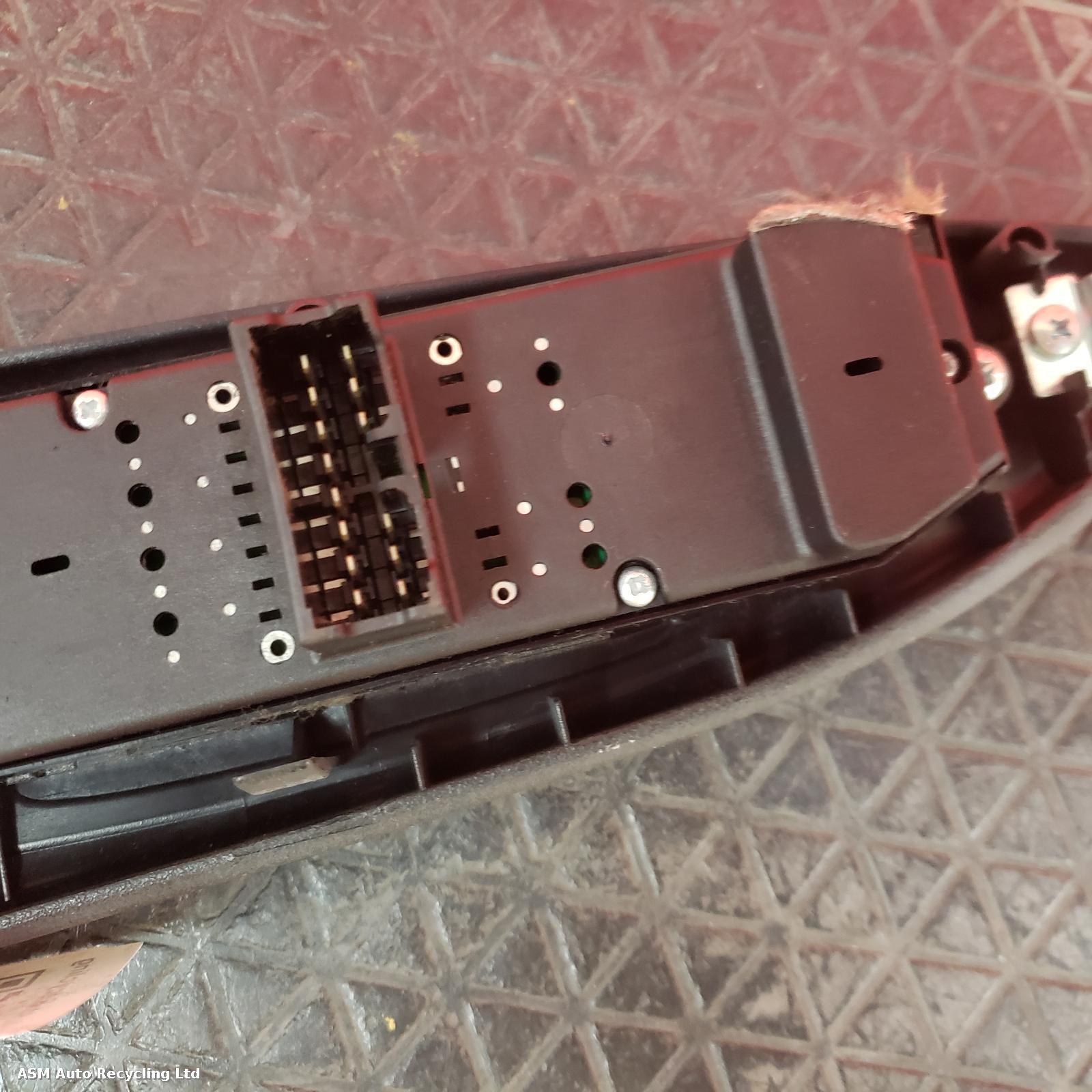 View Auto part Elect. Window Switch Toyota Avensis 1999