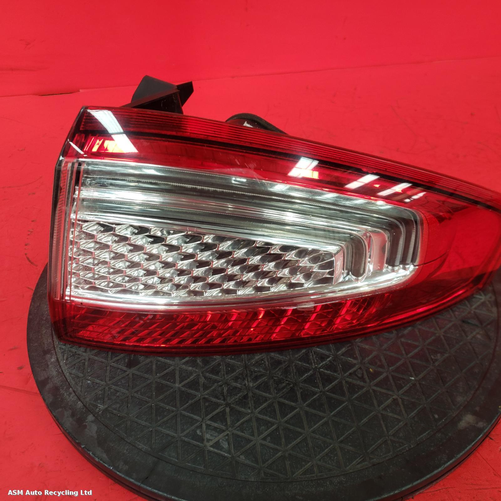 View Auto part R Taillight Ford Mondeo 2011