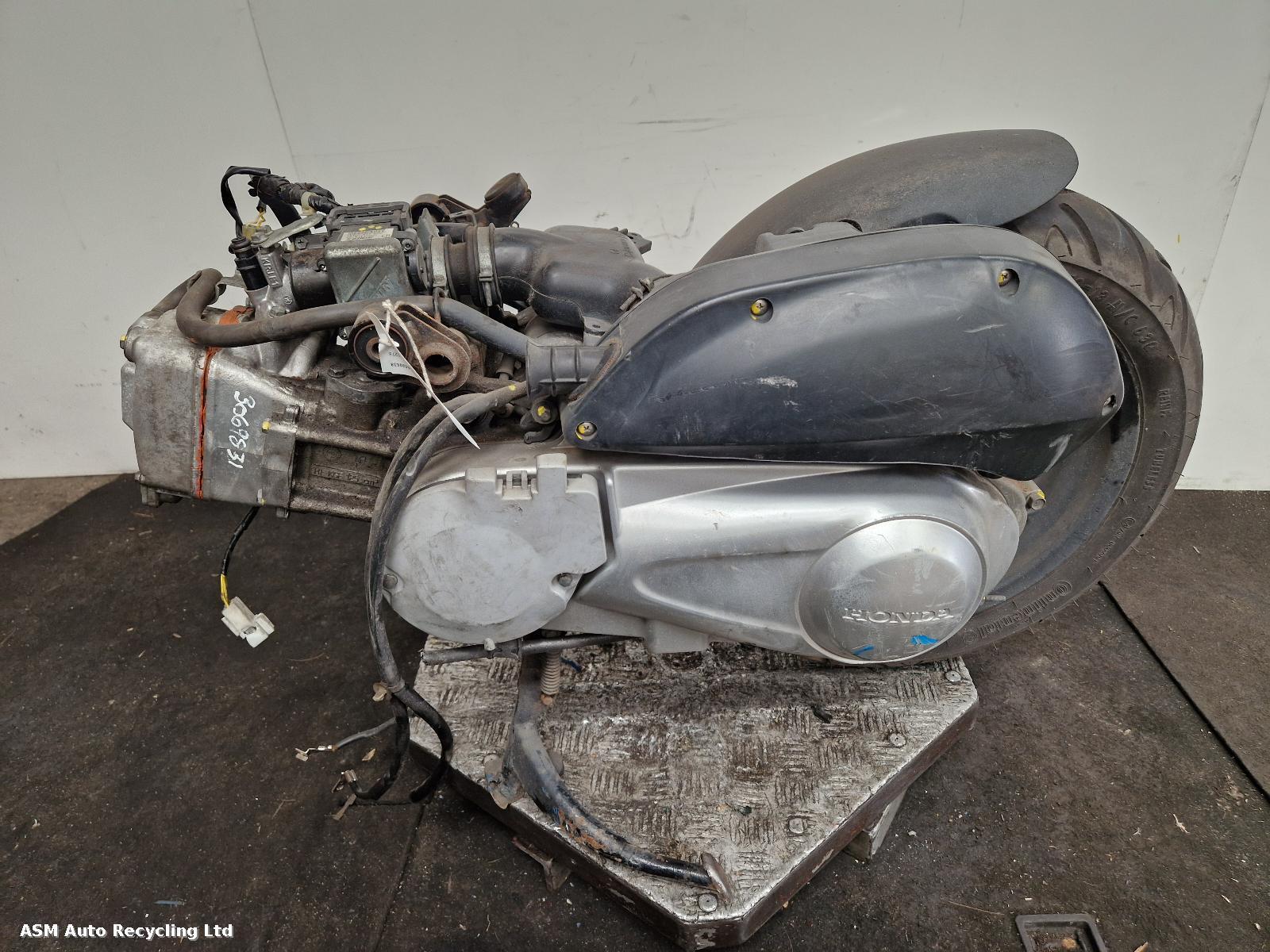 View Auto part Engine Honda Pes 125 A 2012
