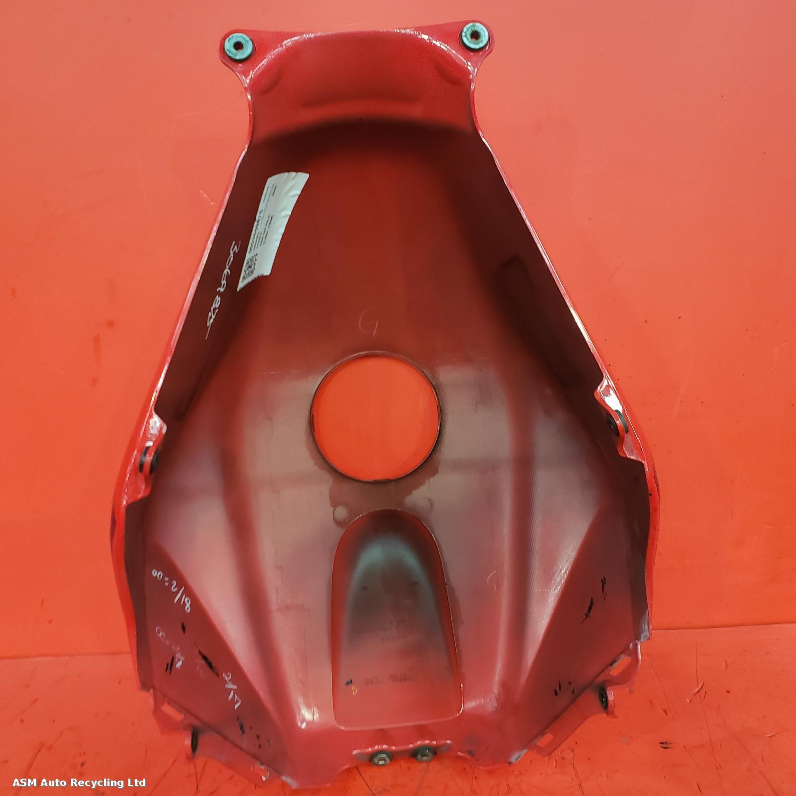 View Auto part Tank Trim Honda Cbr 600 Rr-5 2006