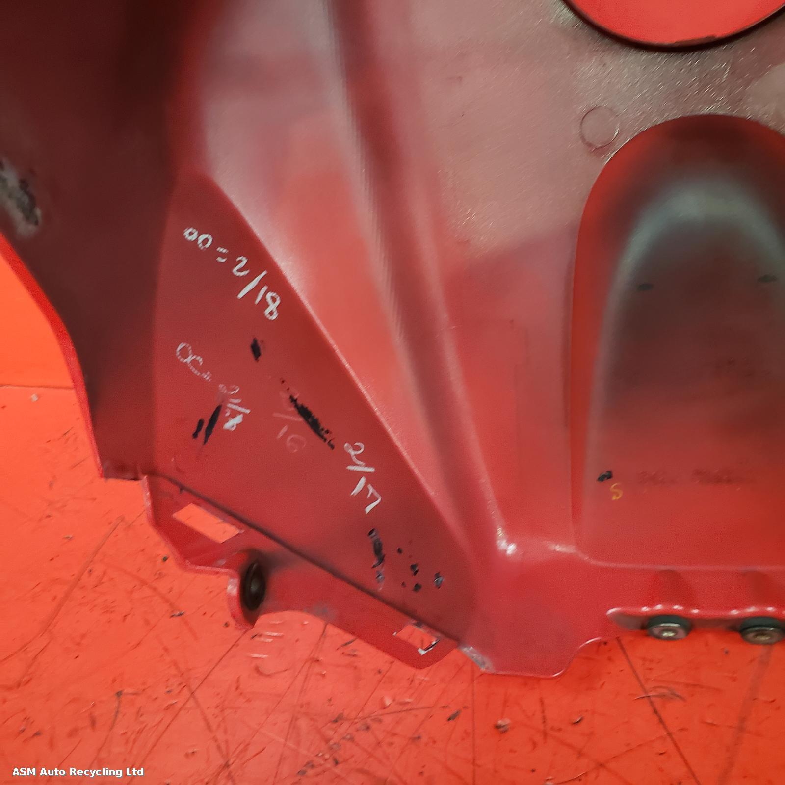 View Auto part Tank Trim Honda Cbr 600 Rr-5 2006