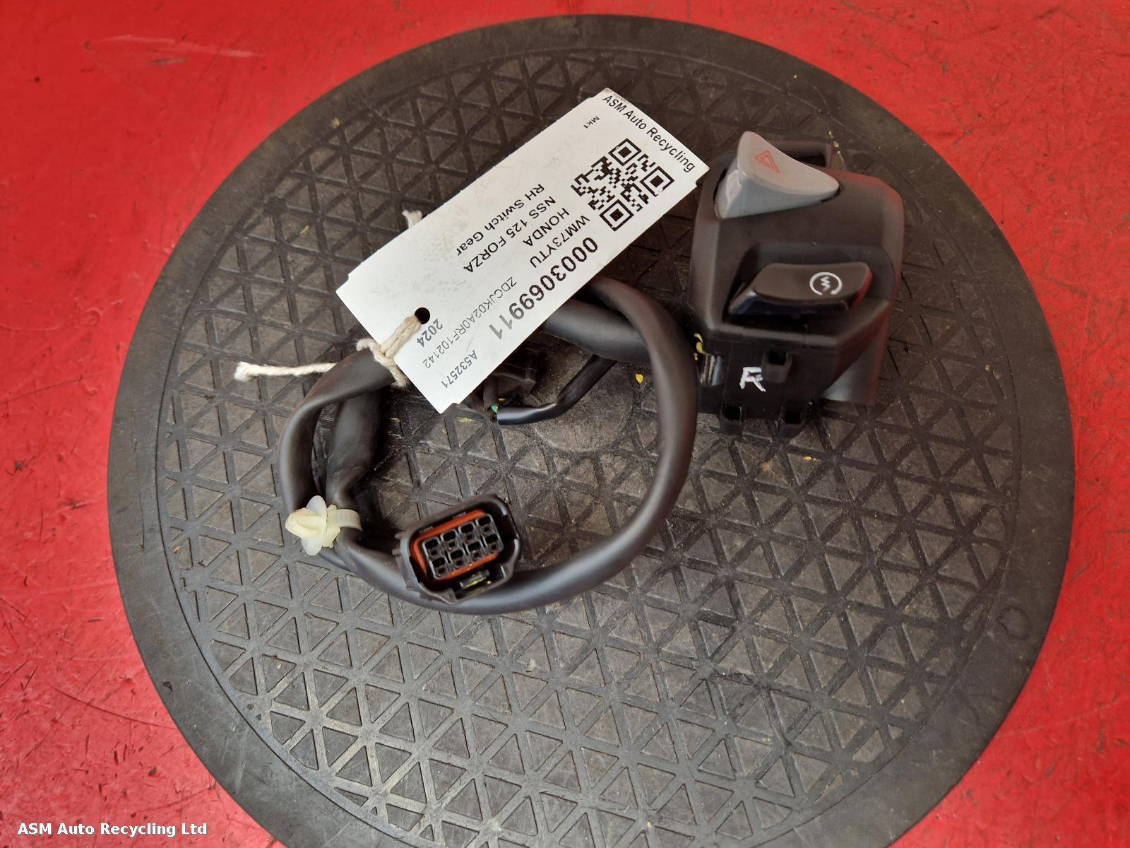 View Auto part RH Switch Gear Honda Nss 125 Forza 2024