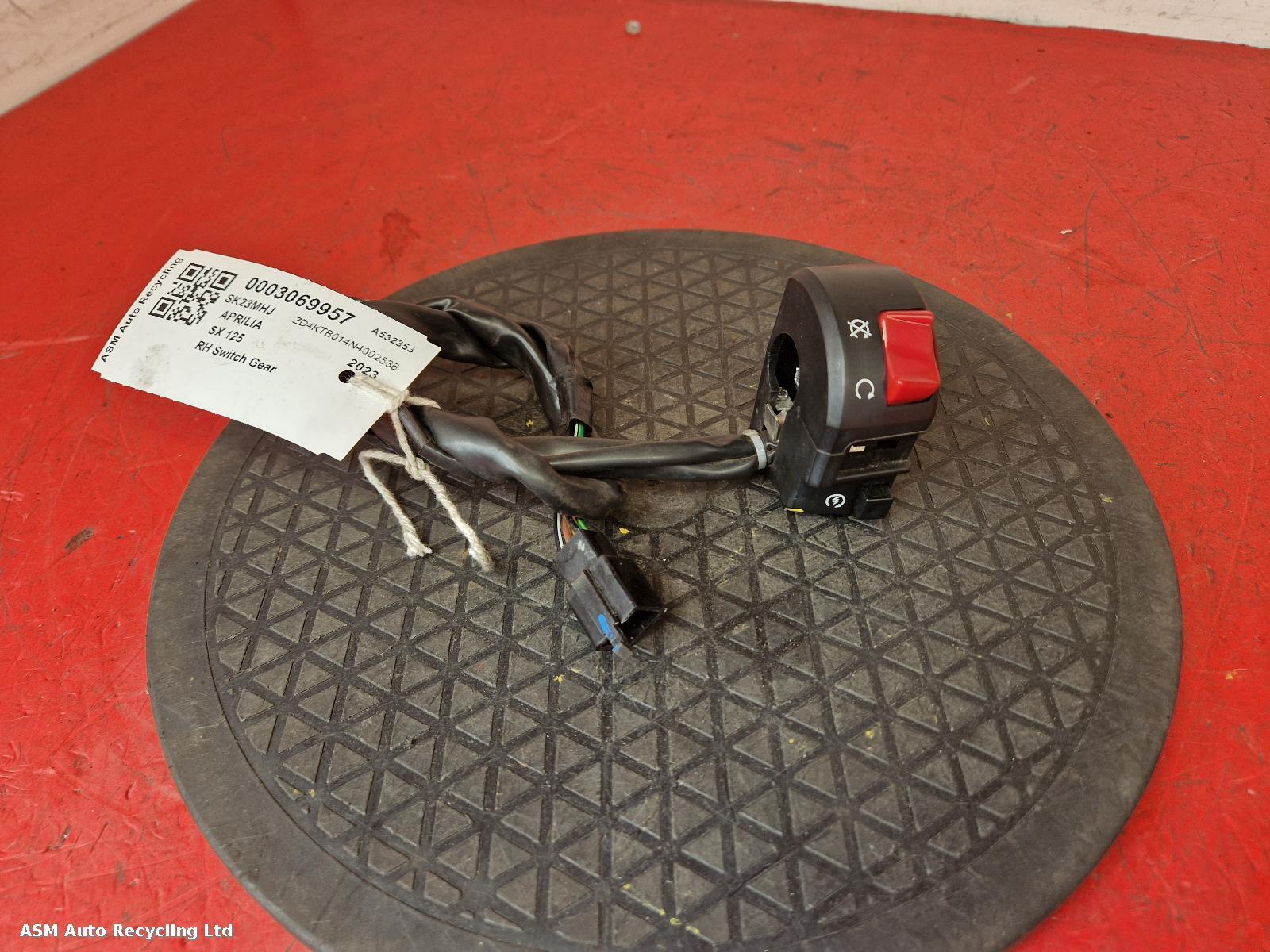 View Auto part RH Switch Gear Aprilia Sx 125 2023