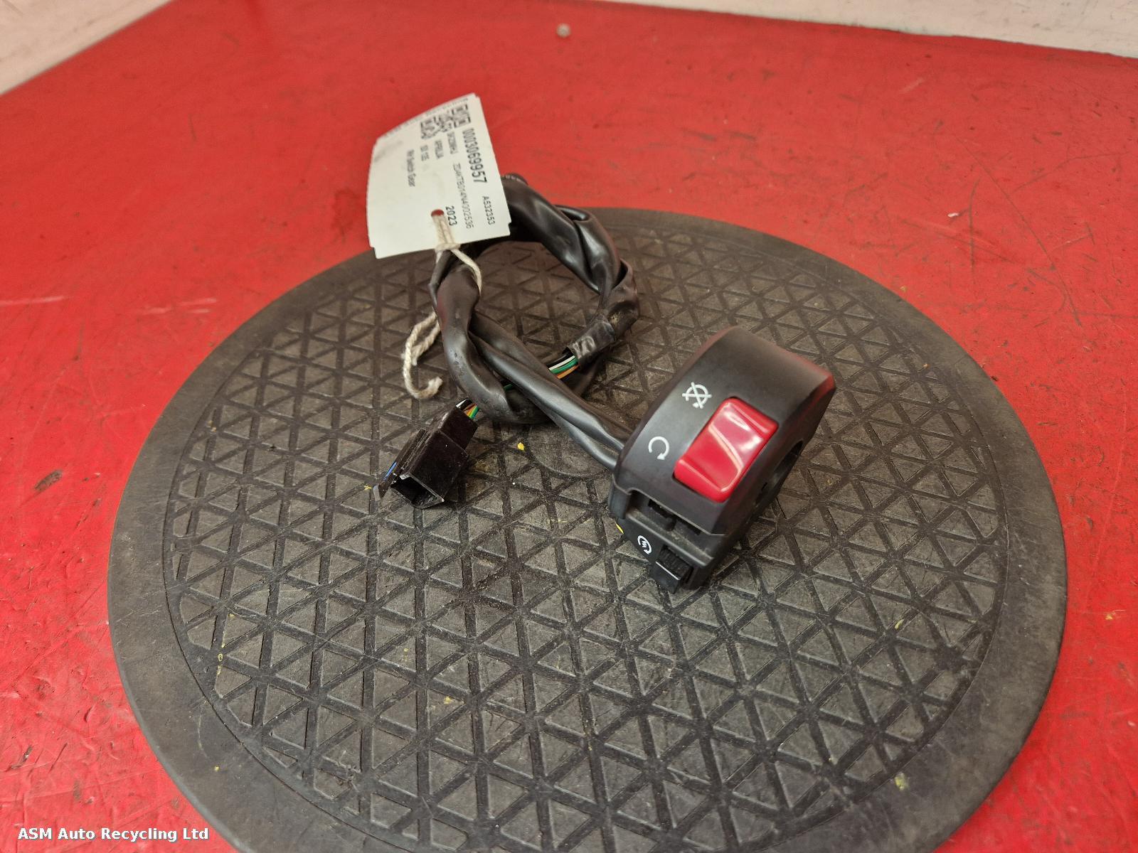 View Auto part RH Switch Gear Aprilia Sx 125 2023