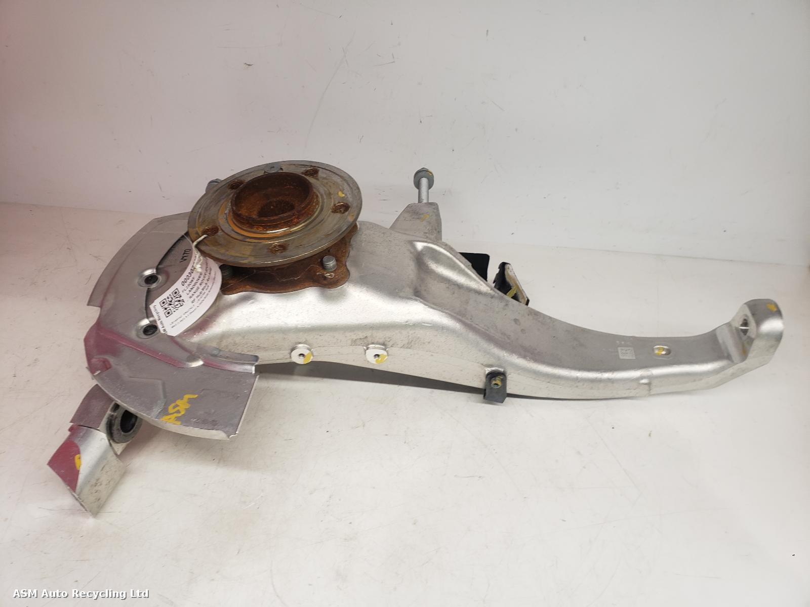 View Auto part RF Hub/Stub Axle Assembly Land Rover Range Rover Sport 2023