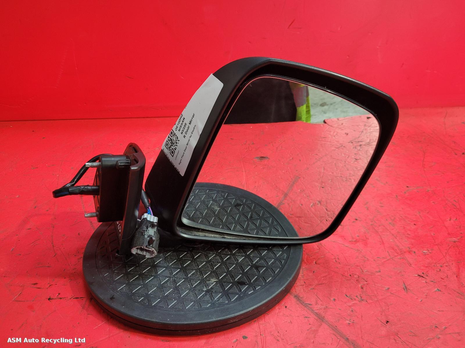 View Auto part R Door Mirror Nissan Nv200 2010