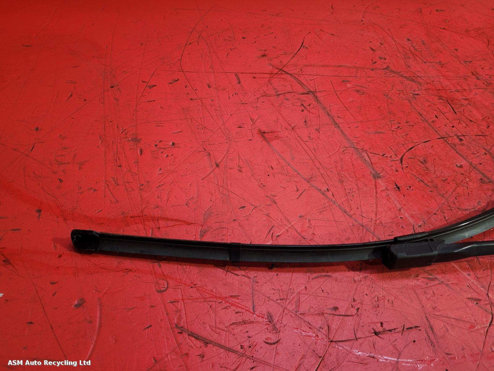 View Auto part Wiper Arm Mercedes C Class 2016
