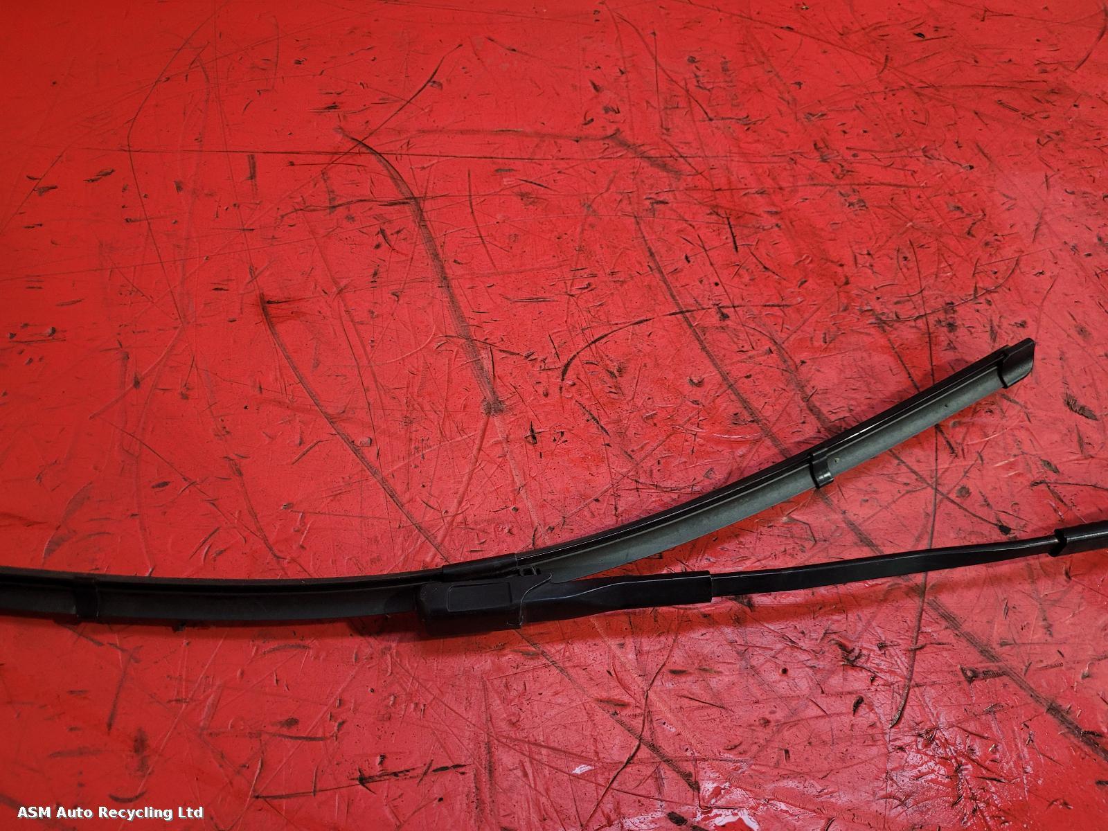 View Auto part Wiper Arm Mercedes C Class 2016