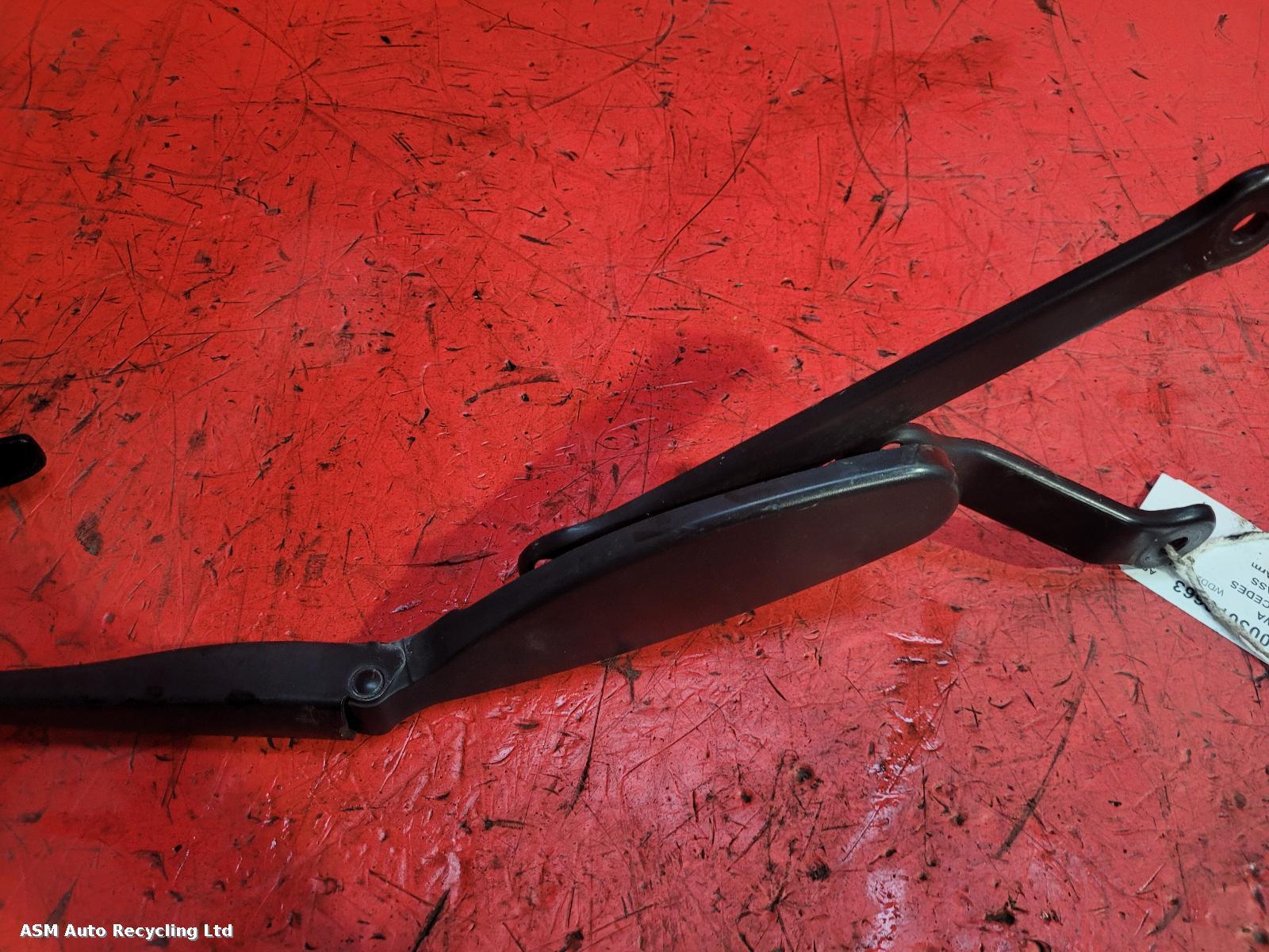 View Auto part Wiper Arm Mercedes C Class 2016