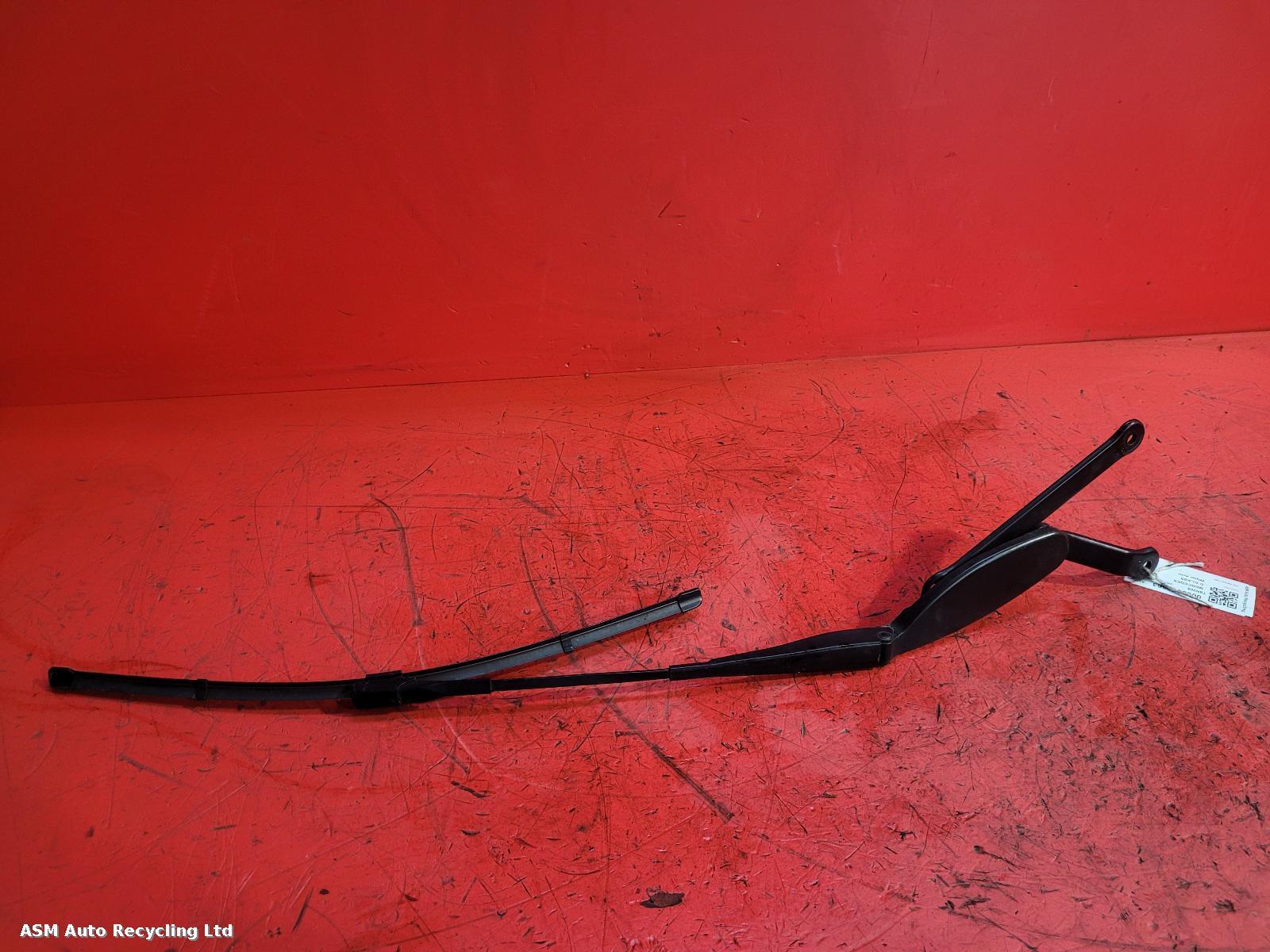 View Auto part Wiper Arm Mercedes C Class 2016