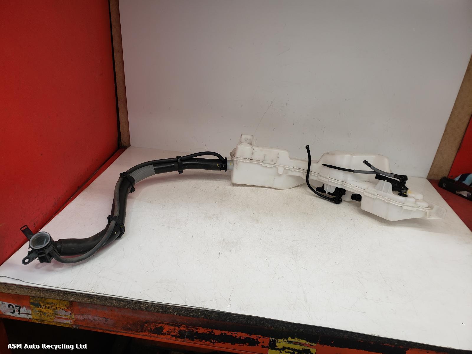 View Auto part Washer Bottle Land Rover Defender 2023