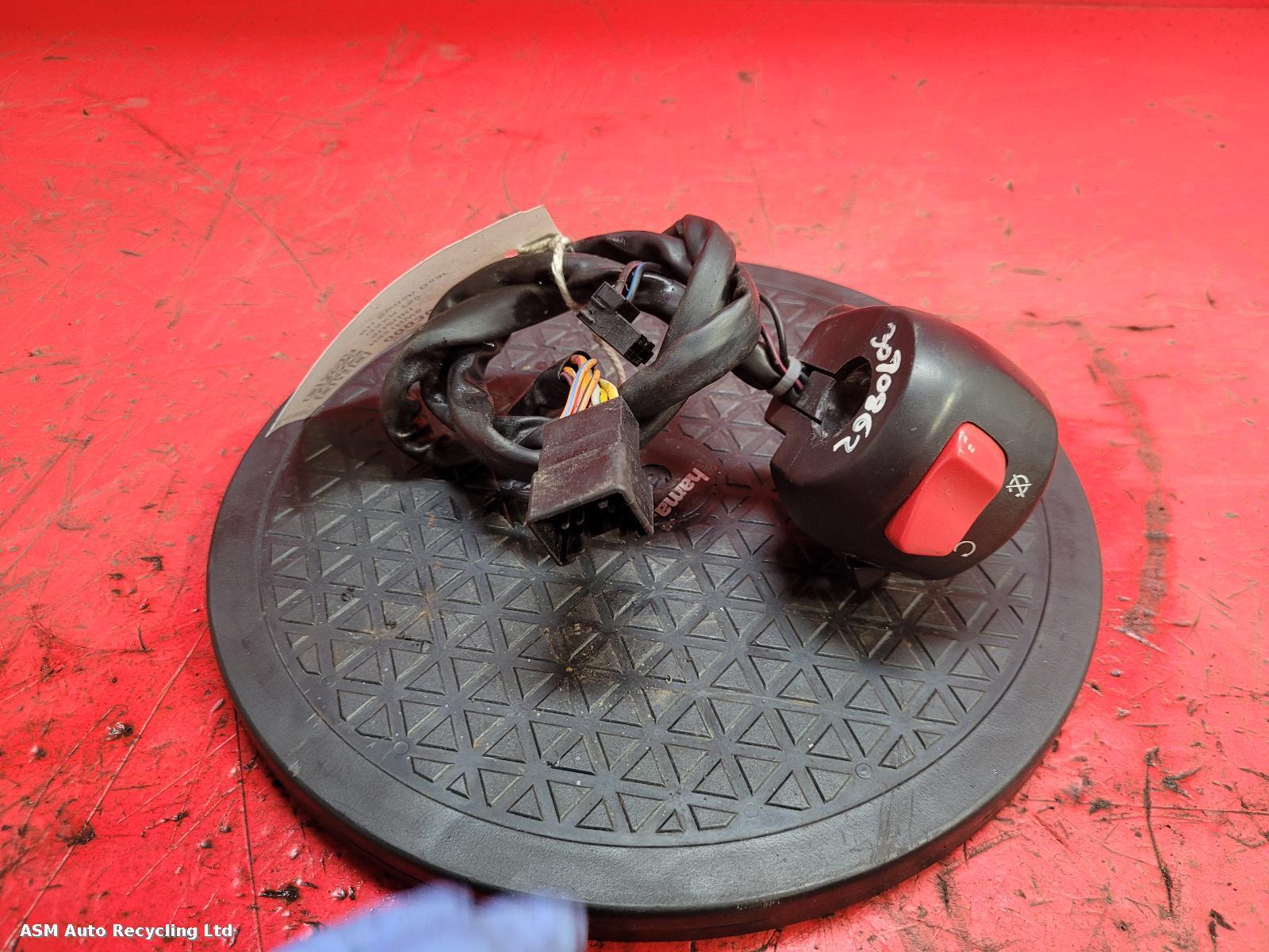 View Auto part RH Switch Gear Suzuki Gsxr 750 1996