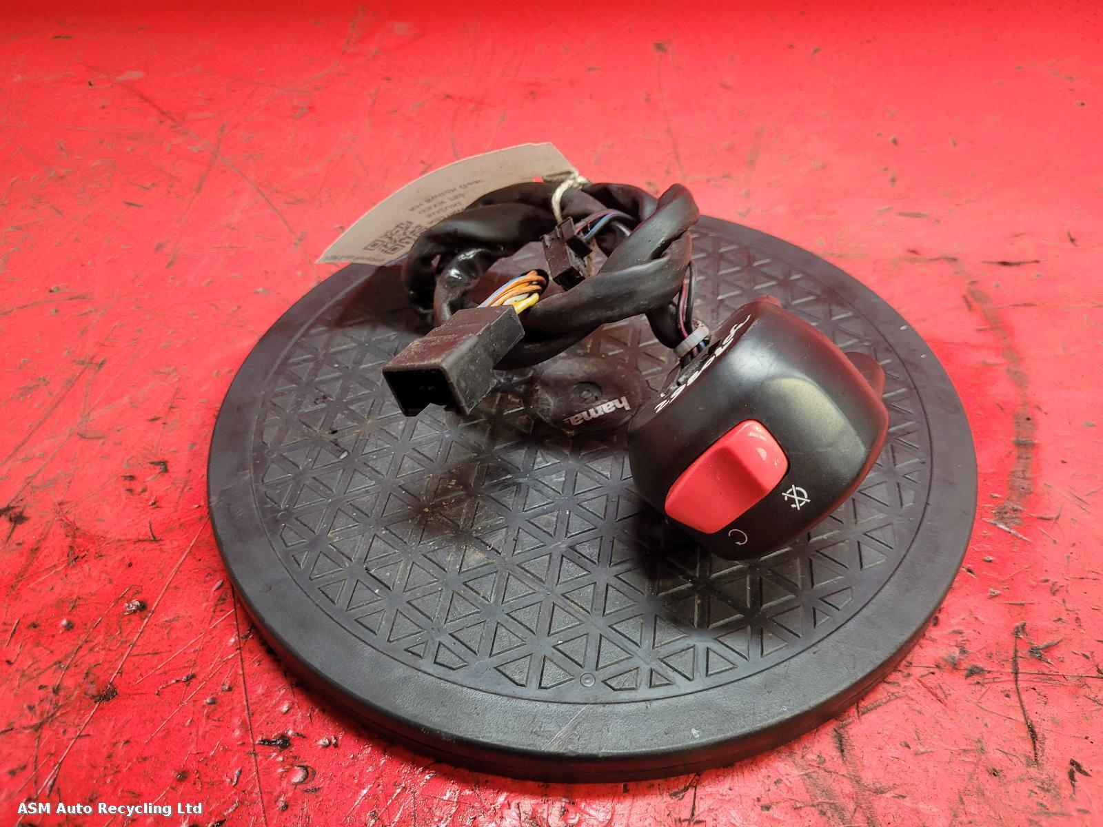 View Auto part RH Switch Gear Suzuki Gsxr 750 1996