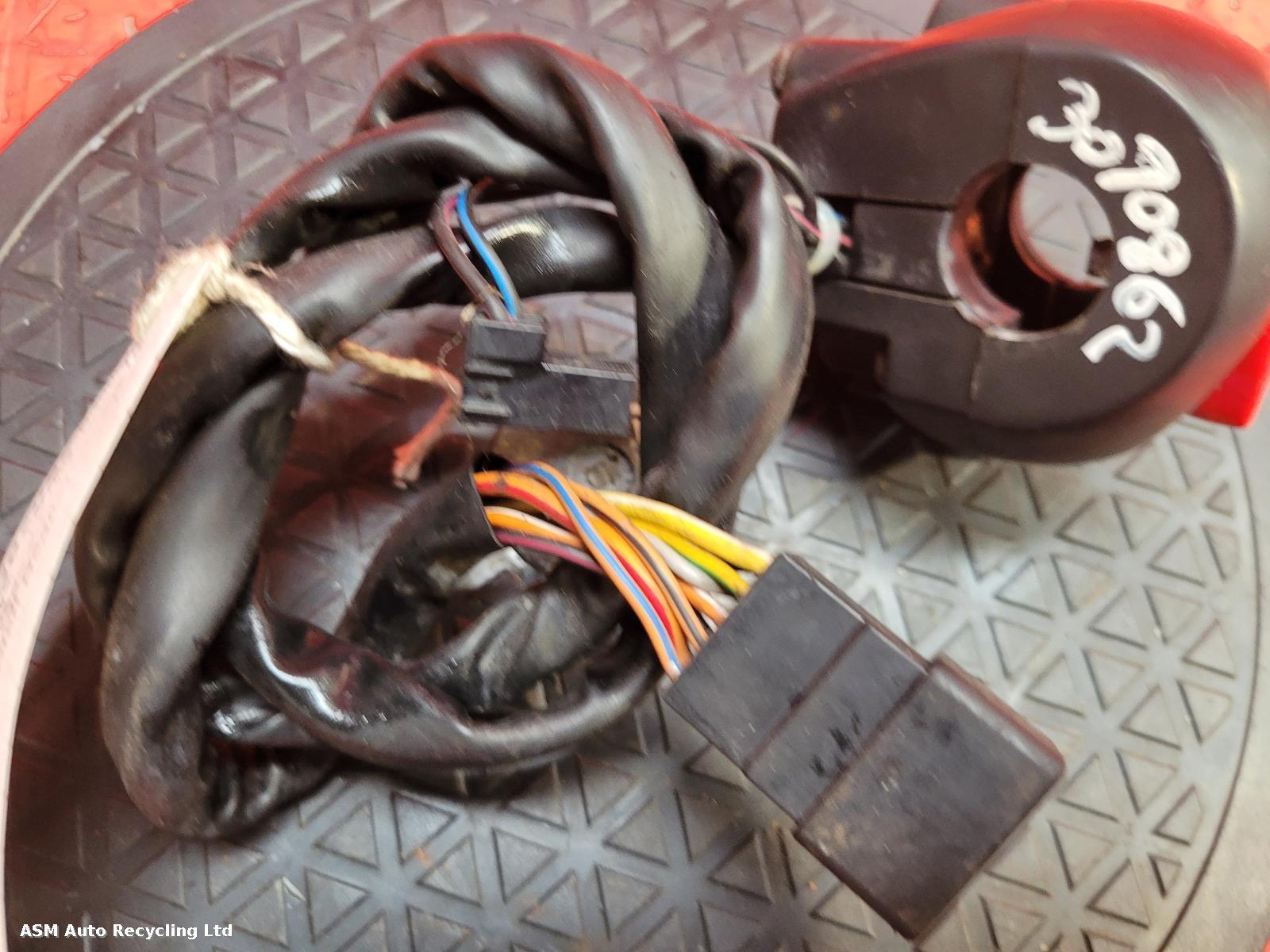View Auto part RH Switch Gear Suzuki Gsxr 750 1996