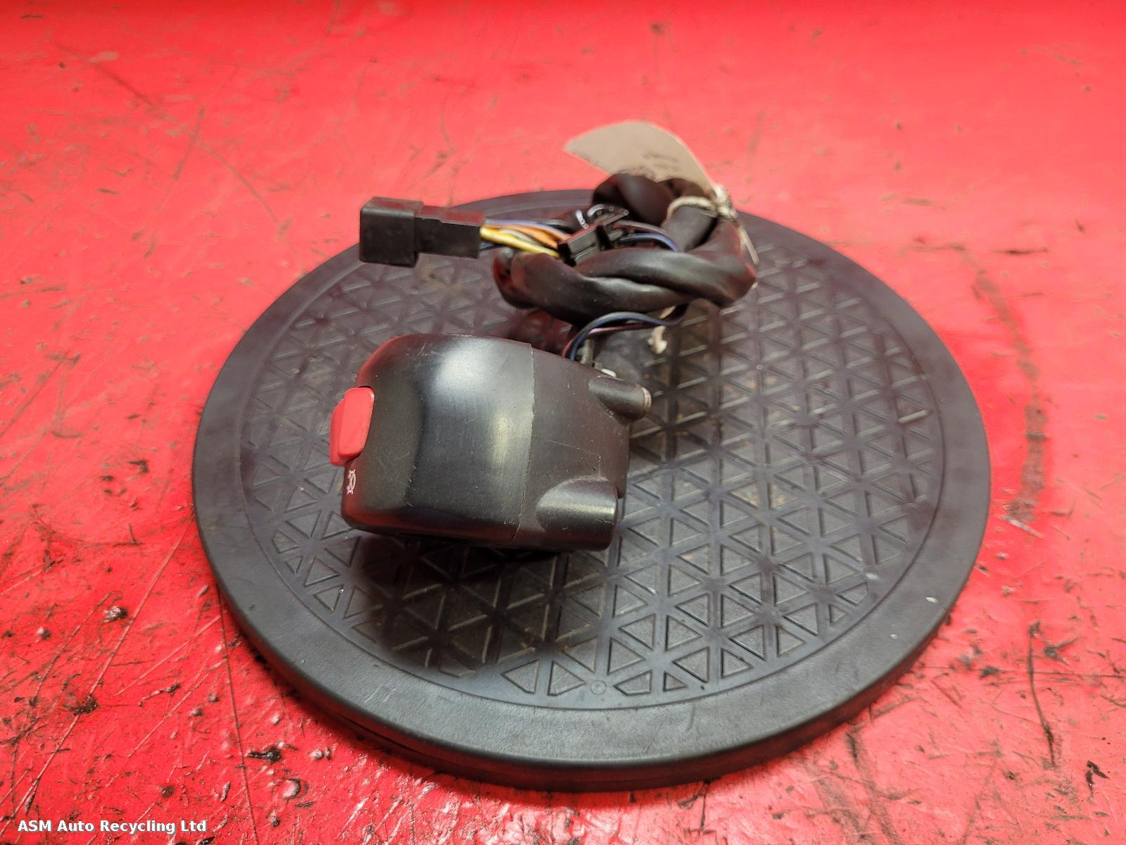 View Auto part RH Switch Gear Suzuki Gsxr 750 1996